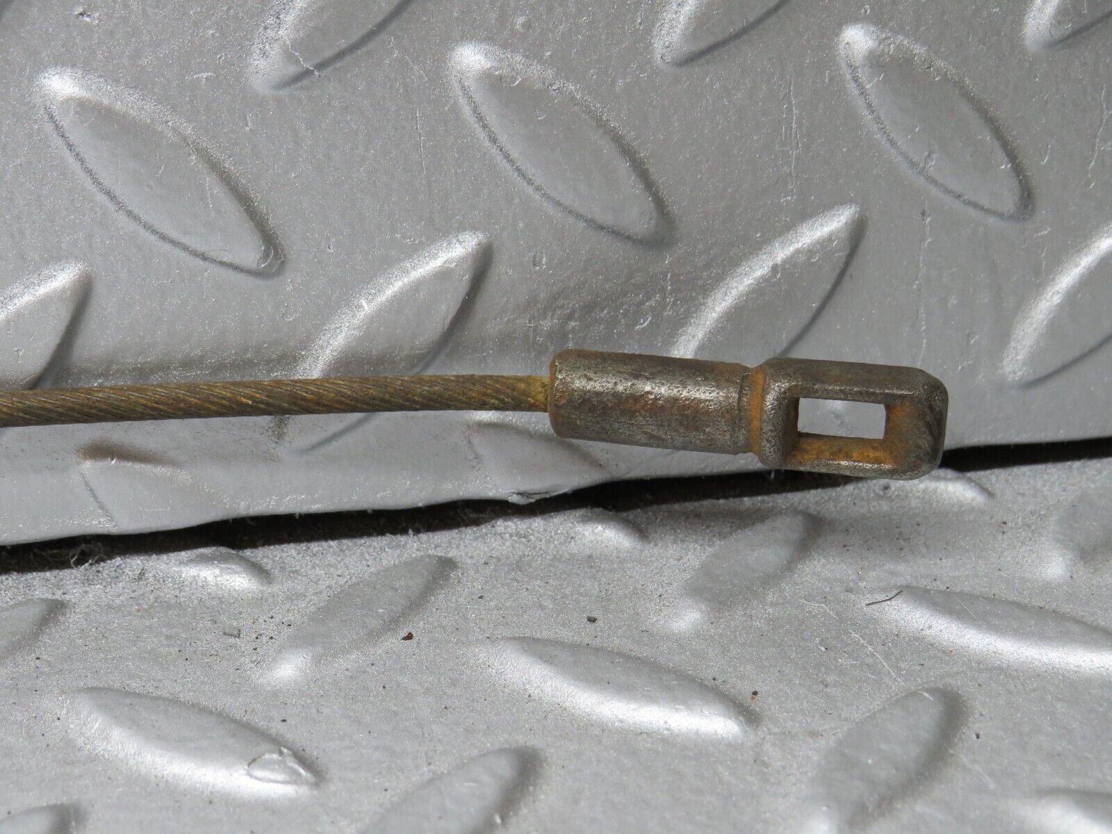 40454 Mercedes-Benz W110 230 Handbrake Cable Handbrake Pulley 1104200790