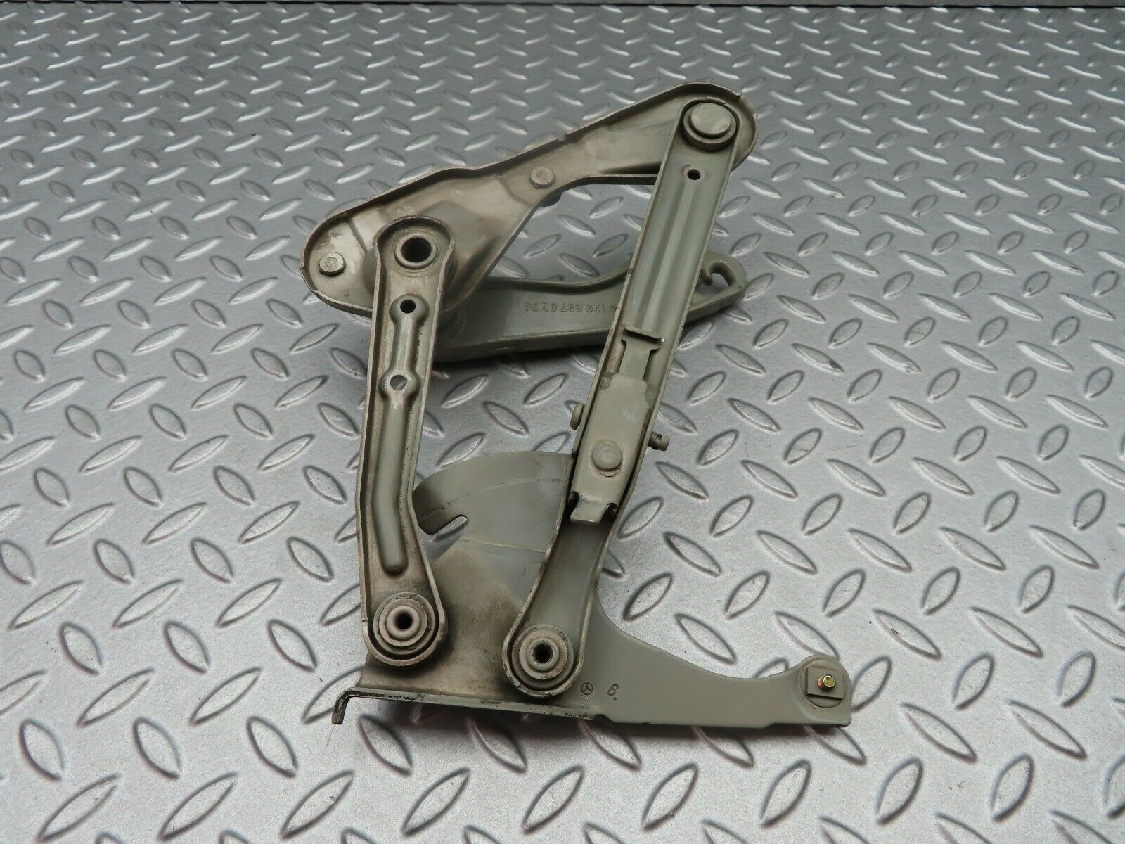 5399 Mercedes-Benz W124 230E Bonnet Hinge Right 1298870274