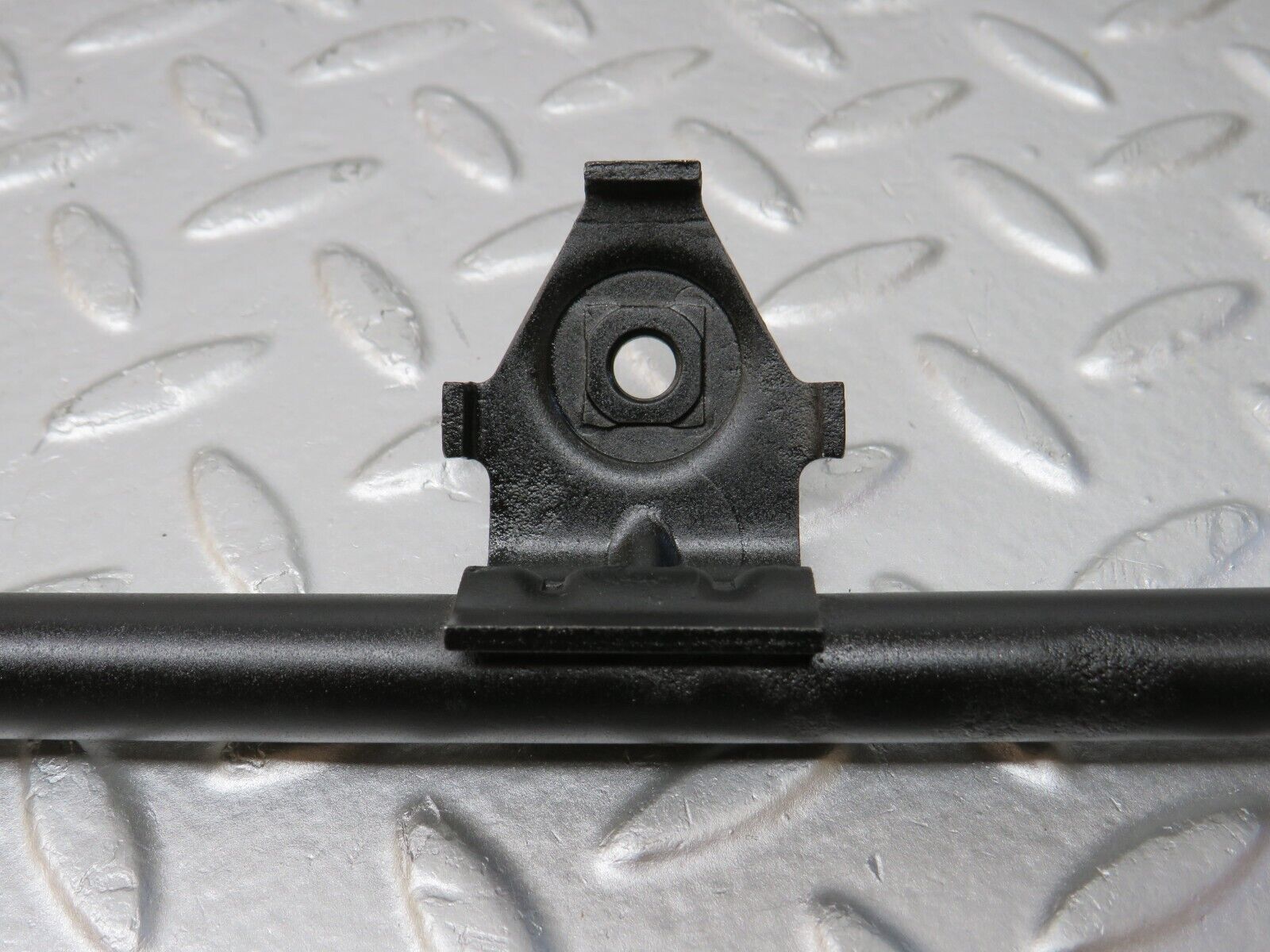 34604 Mercedes-Benz C126 380SEC Coupe Horn Bracket