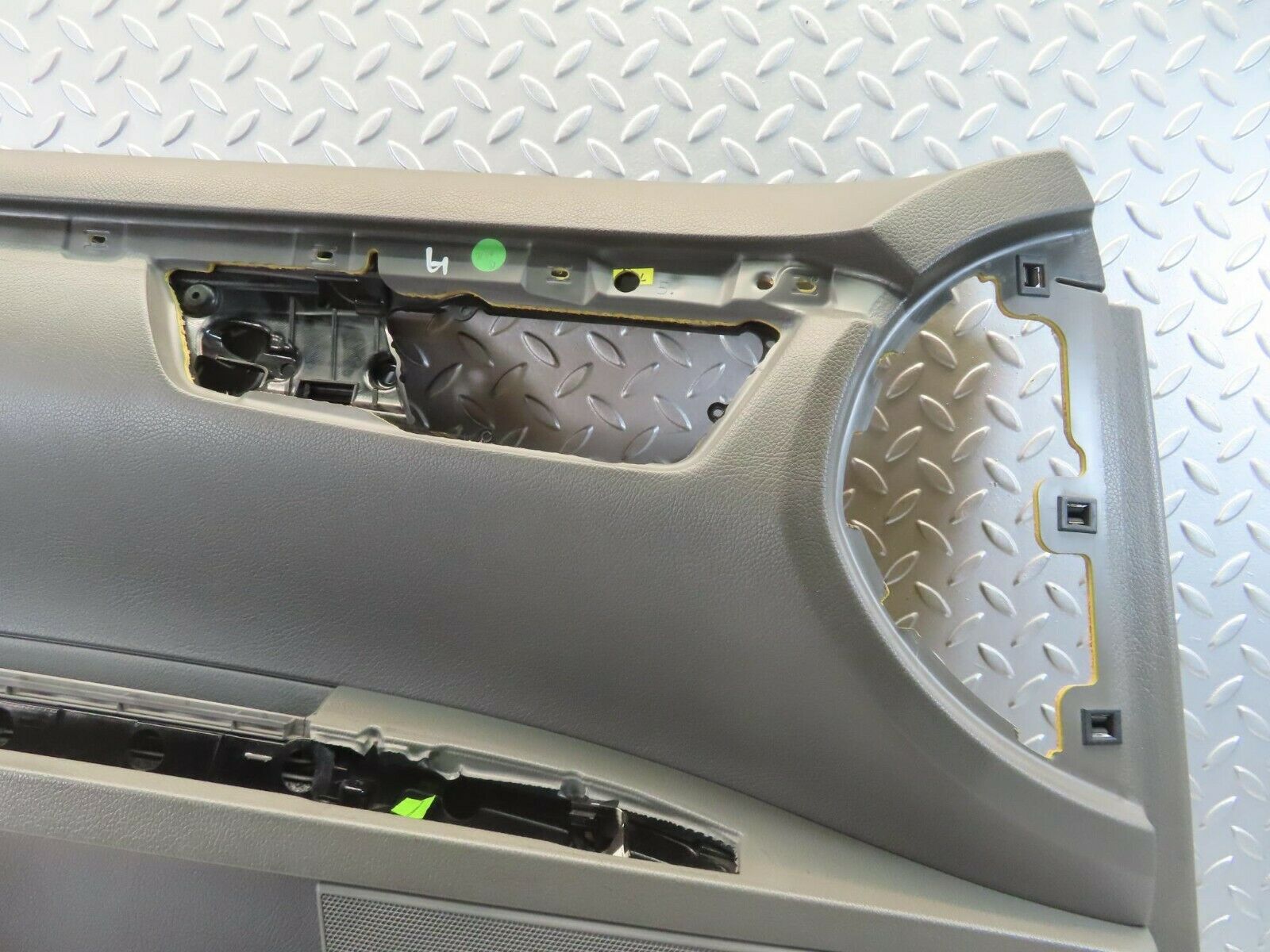 11164 Mercedes-Benz W221 S320 Front Left Door Card