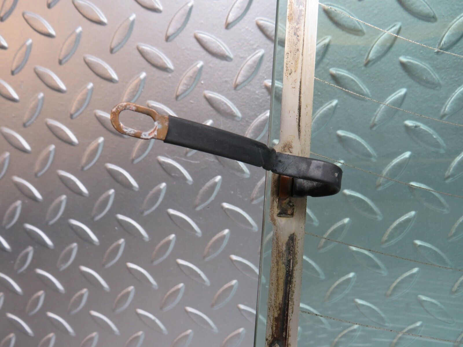 31746 Mercedes-Benz W201 190LE 1.8L Rear Heated Windscreen Glass