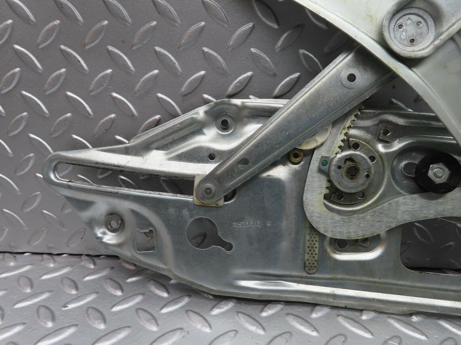 14938 Mercedes-Benz W140 S320 Front Left Power Window Regulator