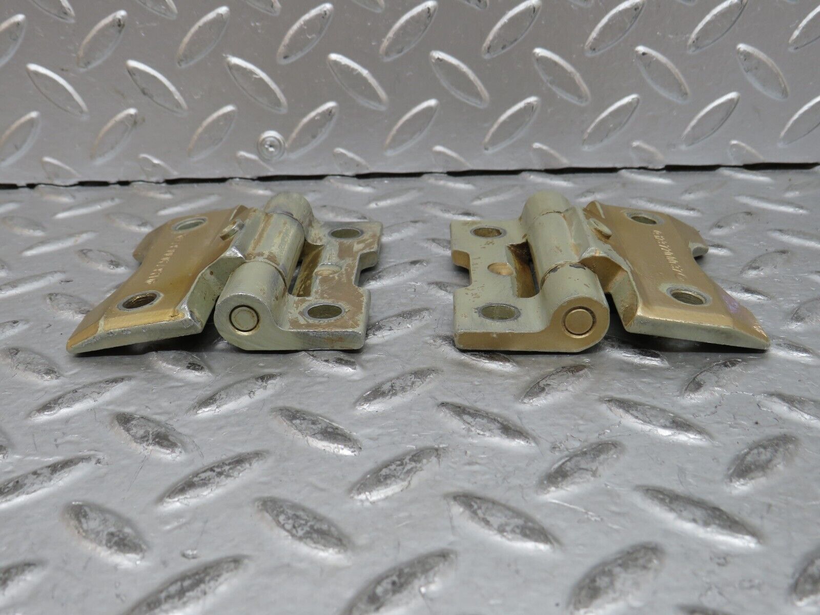 28360 Mercedes-Benz S123 240D Wagon Door Hinge Pair 1237200037