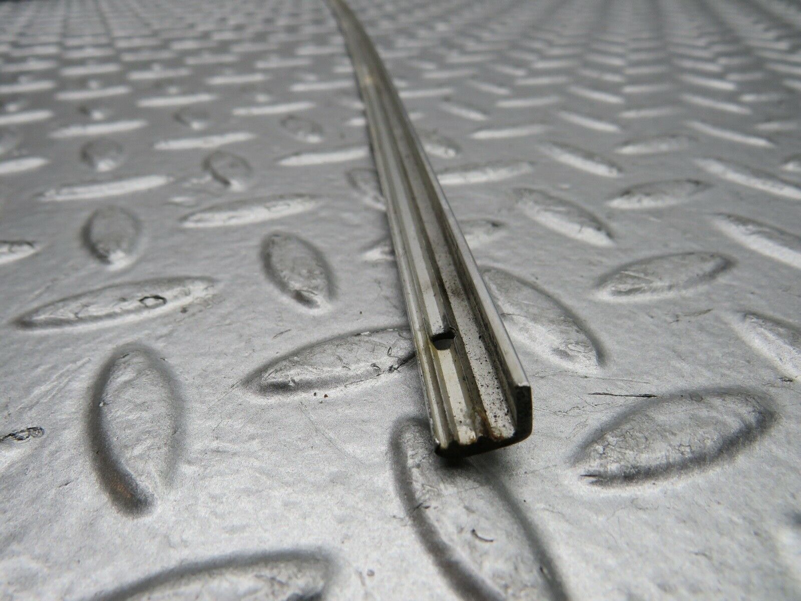 21763 Mercedes-Benz W126 300SE Sun Roof Chrome Trim