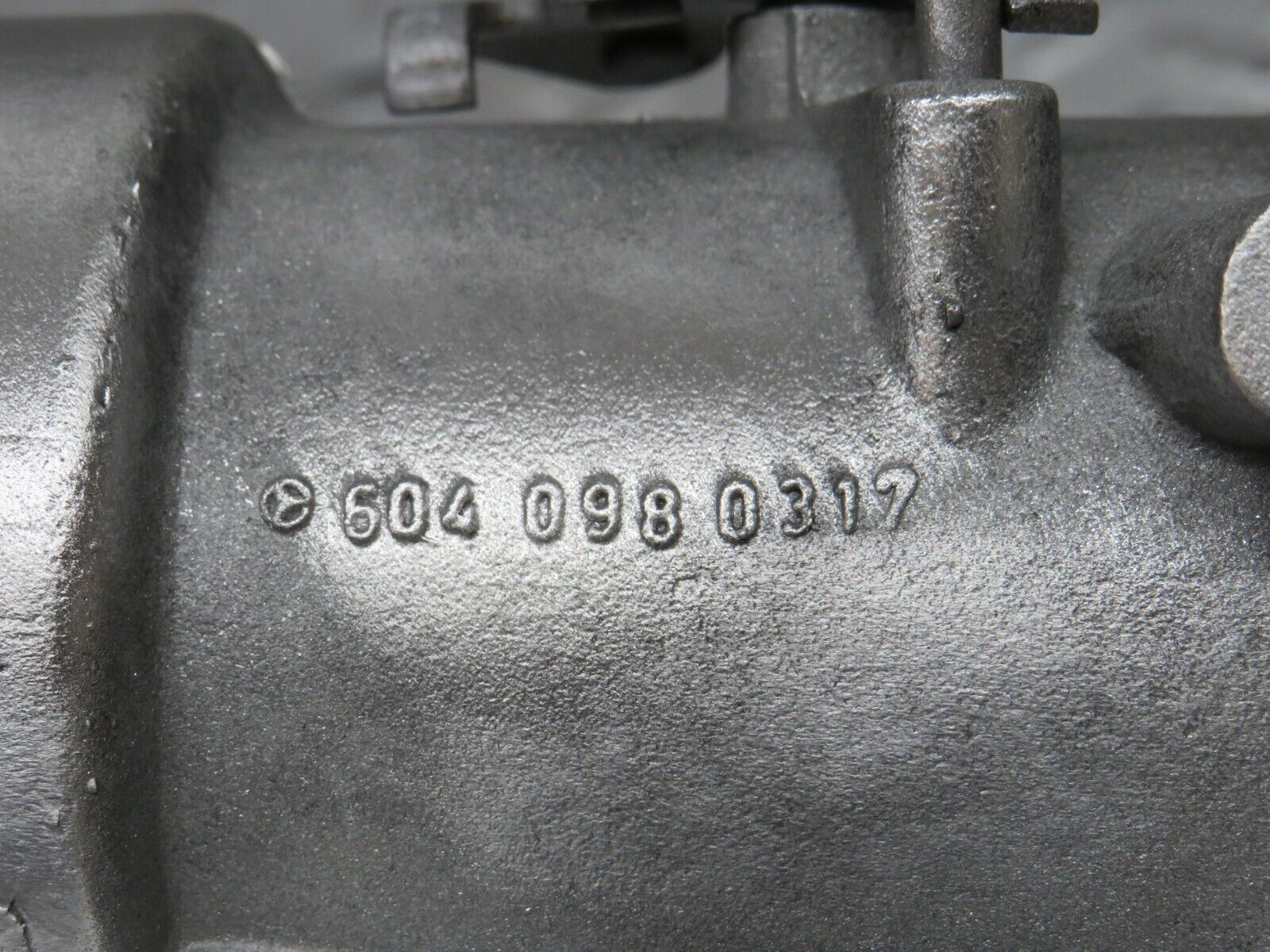 27826 Mercedes-Benz S124 300TE Wagon Throttle Body Valve 6040980317