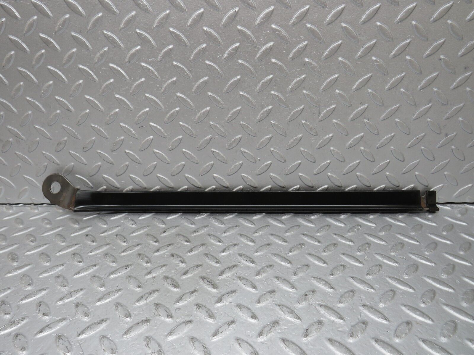 36304 Mercedes-Benz W126 420SE Seat Belt Runner