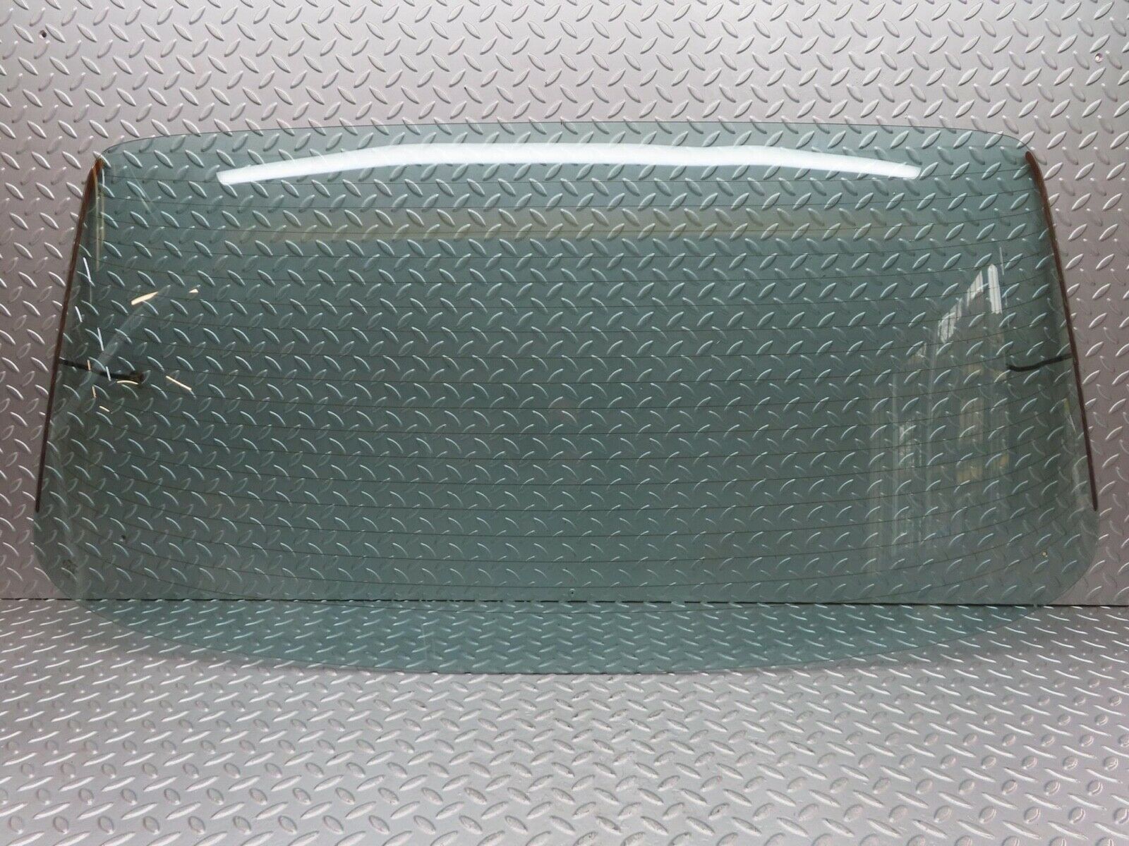 13539 Mercedes-Benz W123 200 Rear Heated Windscreen Glass