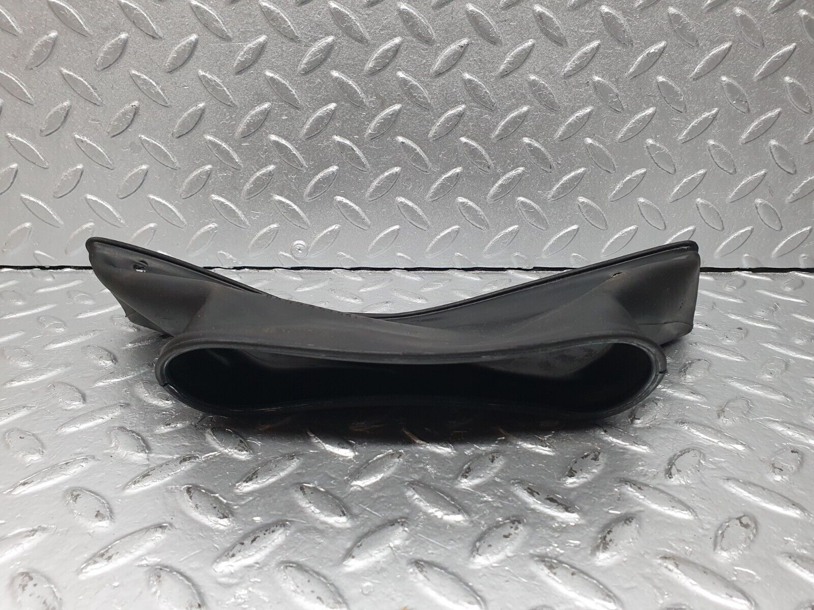 40959 Mercedes-Benz W126 300SE Heating Duct Rubber 1268320088