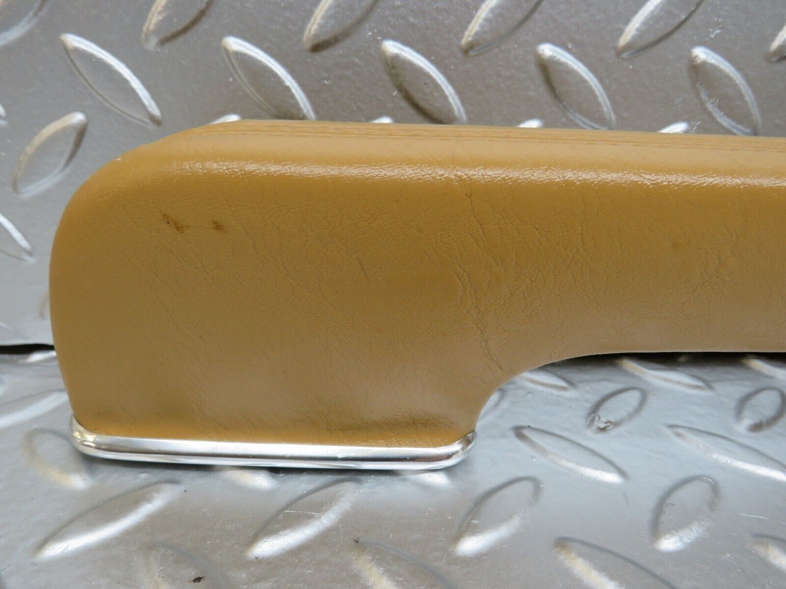 25438 Mercedes-Benz W123 200 Interior Door Handle Rear Right