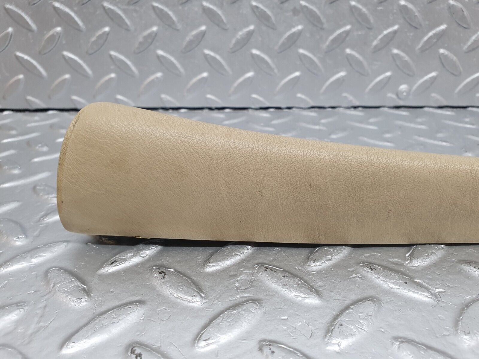 40932 Mercedes-Benz W126 300SE Front Left Door Interior Trim Beige