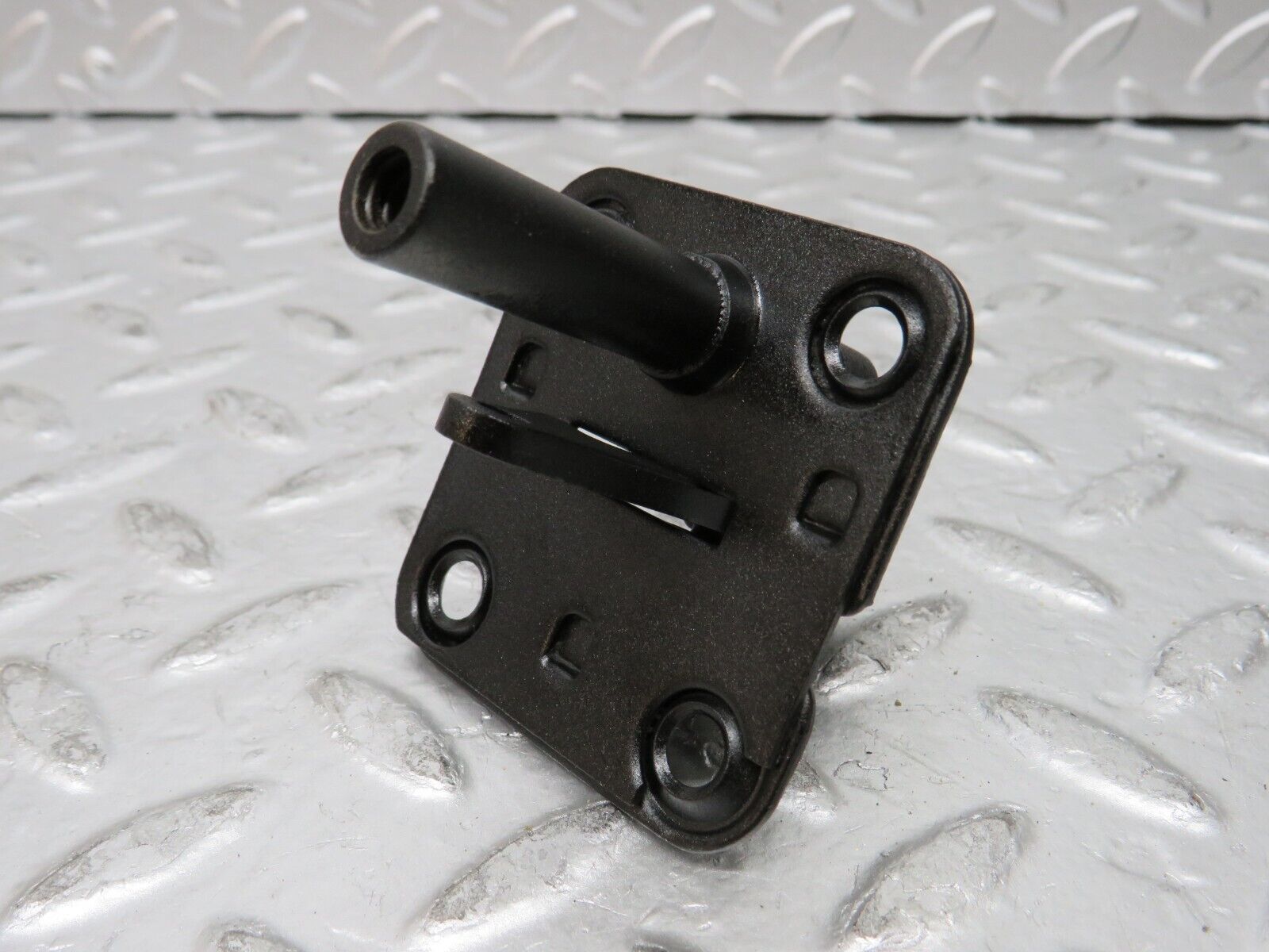 26866 Mercedes-Benz W123 240D Bonnet Lock Latch