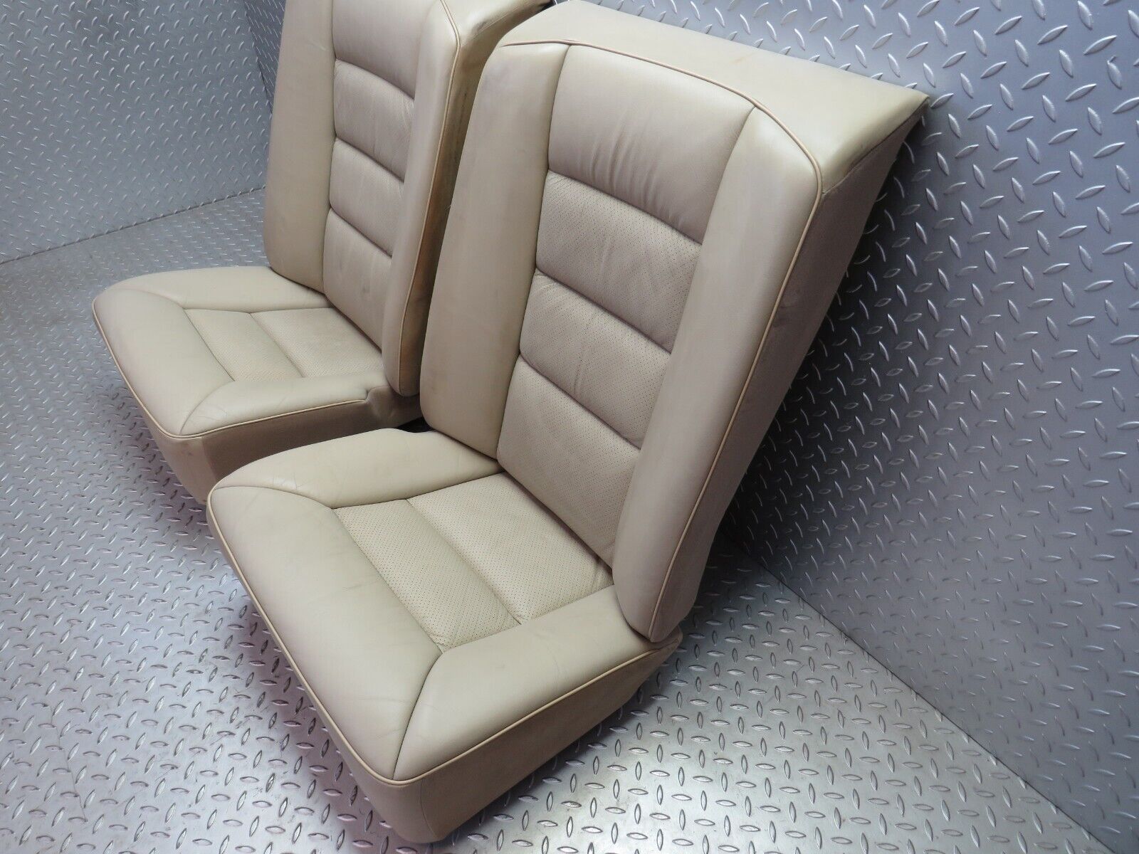 26749 Mercedes-Benz C124 E220 Coupe Rear Seat Leather Beige