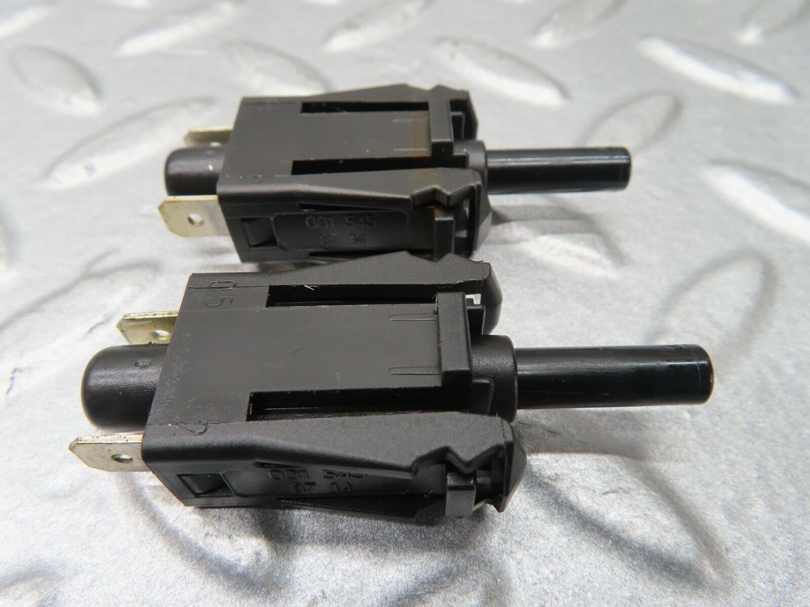 16393 Mercedes-Benz W124 260E Door Contact Switch Pair 0015458714
