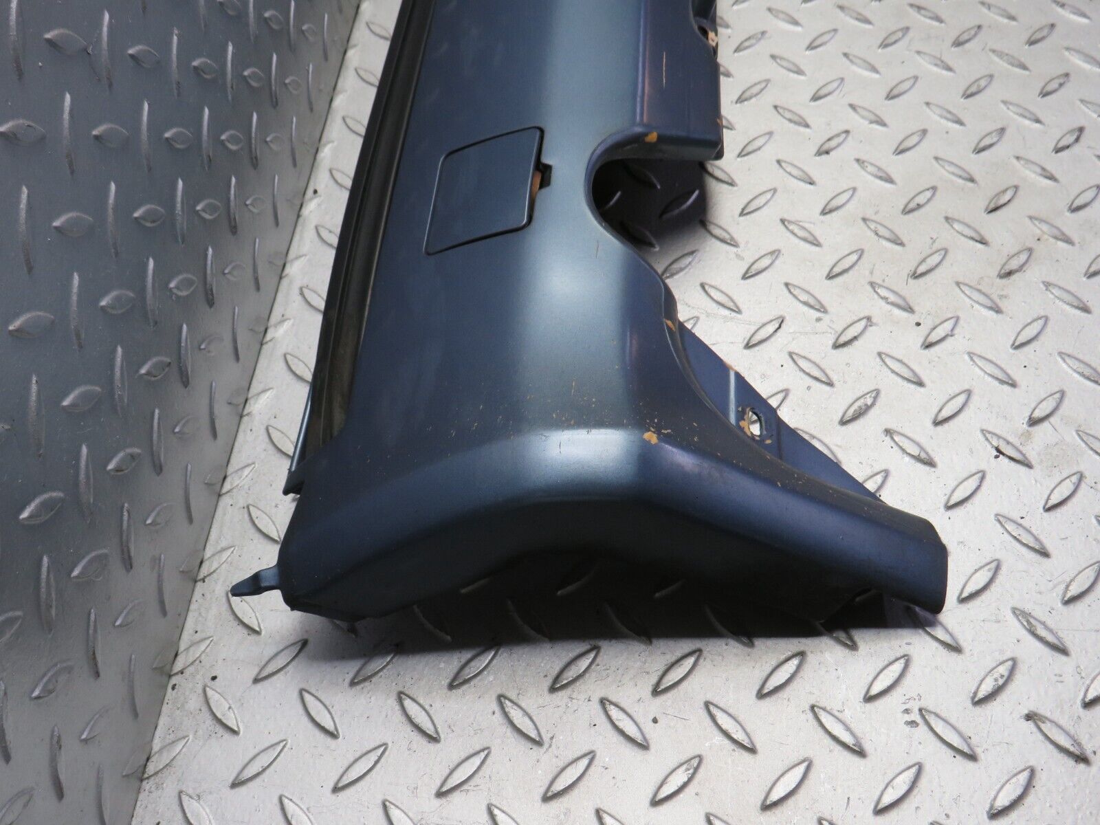 31916 Mercedes-Benz S124 220TE Wagon Side Skirt Right Side 1246902440