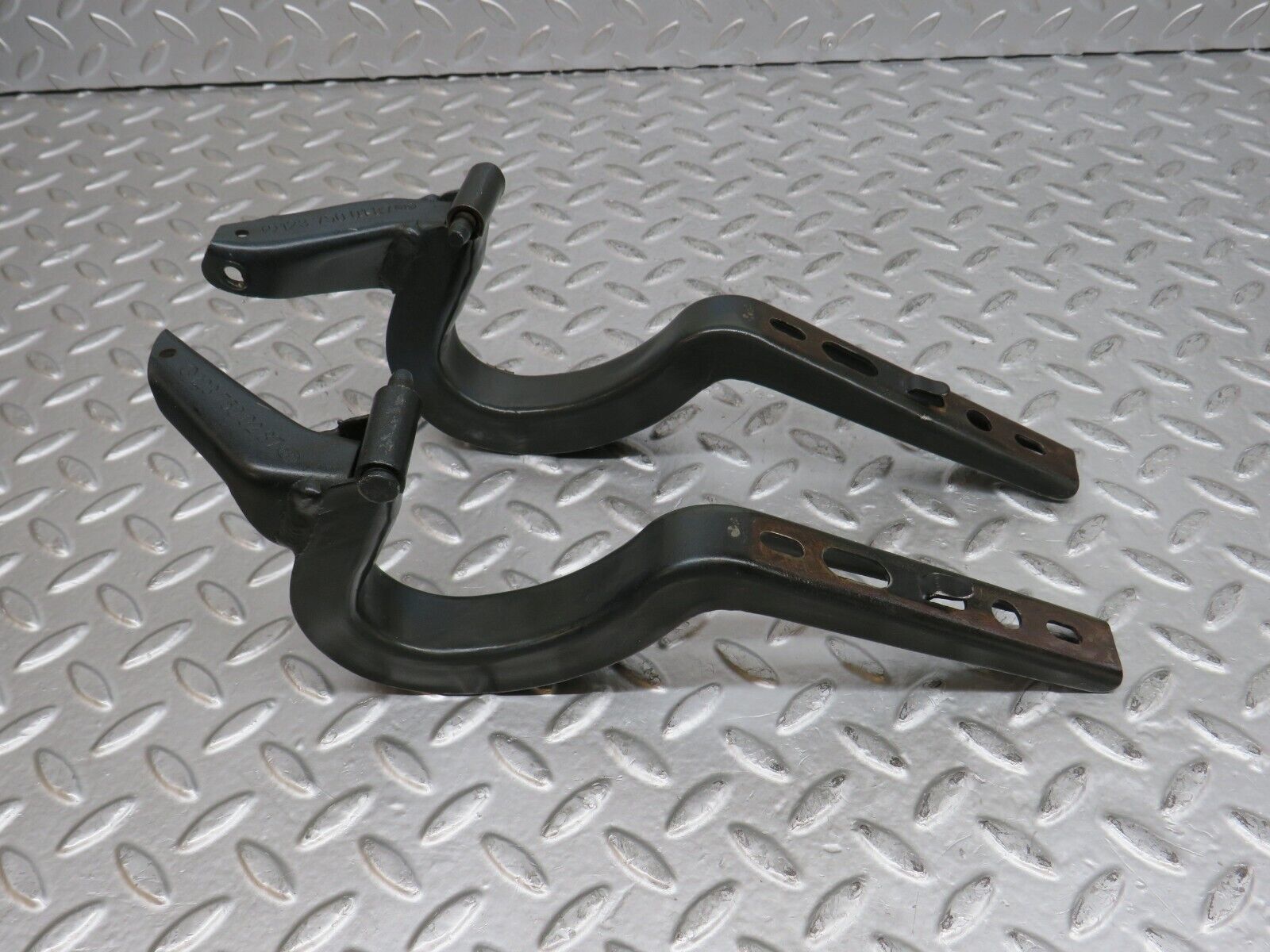 29674 Mercedes-Benz W123 230E Trunk Lid Hinge Pair 1237500187 1237500287