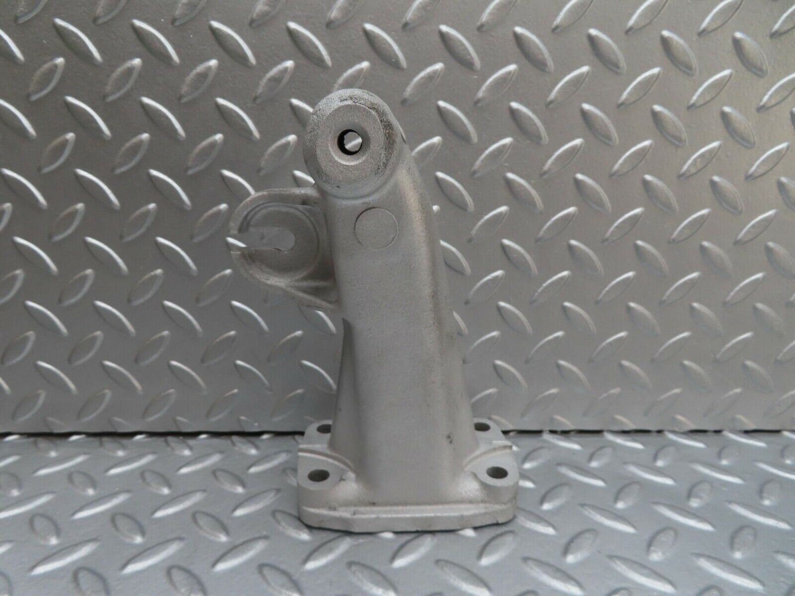 15973 Mercedes-Benz W123 280E Engine Mount Bracket Right Side 1232230304