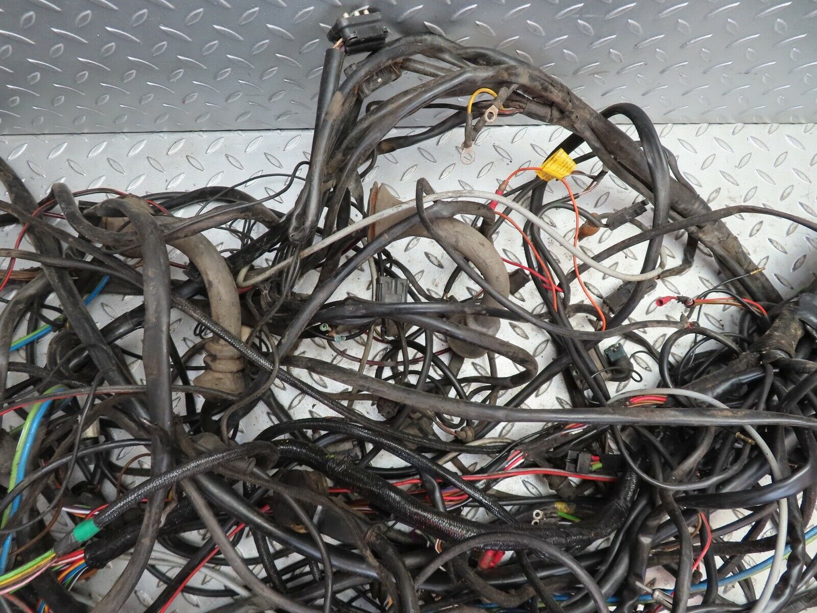 16772 Mercedes-Benz C107 380SLC Engine Chassis Body Wire Wiring Harness