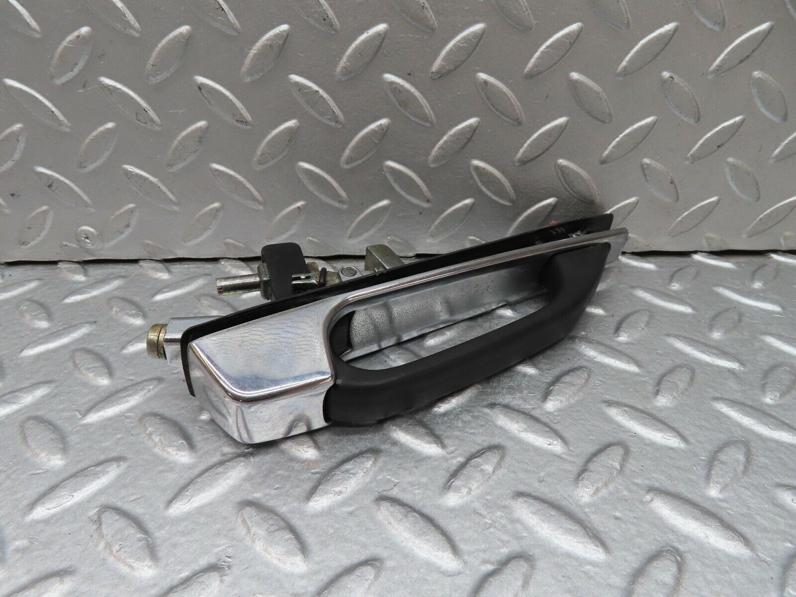 17949 Mercedes-Benz W123 200 Rear Right Exterior Door Handle 1237600359