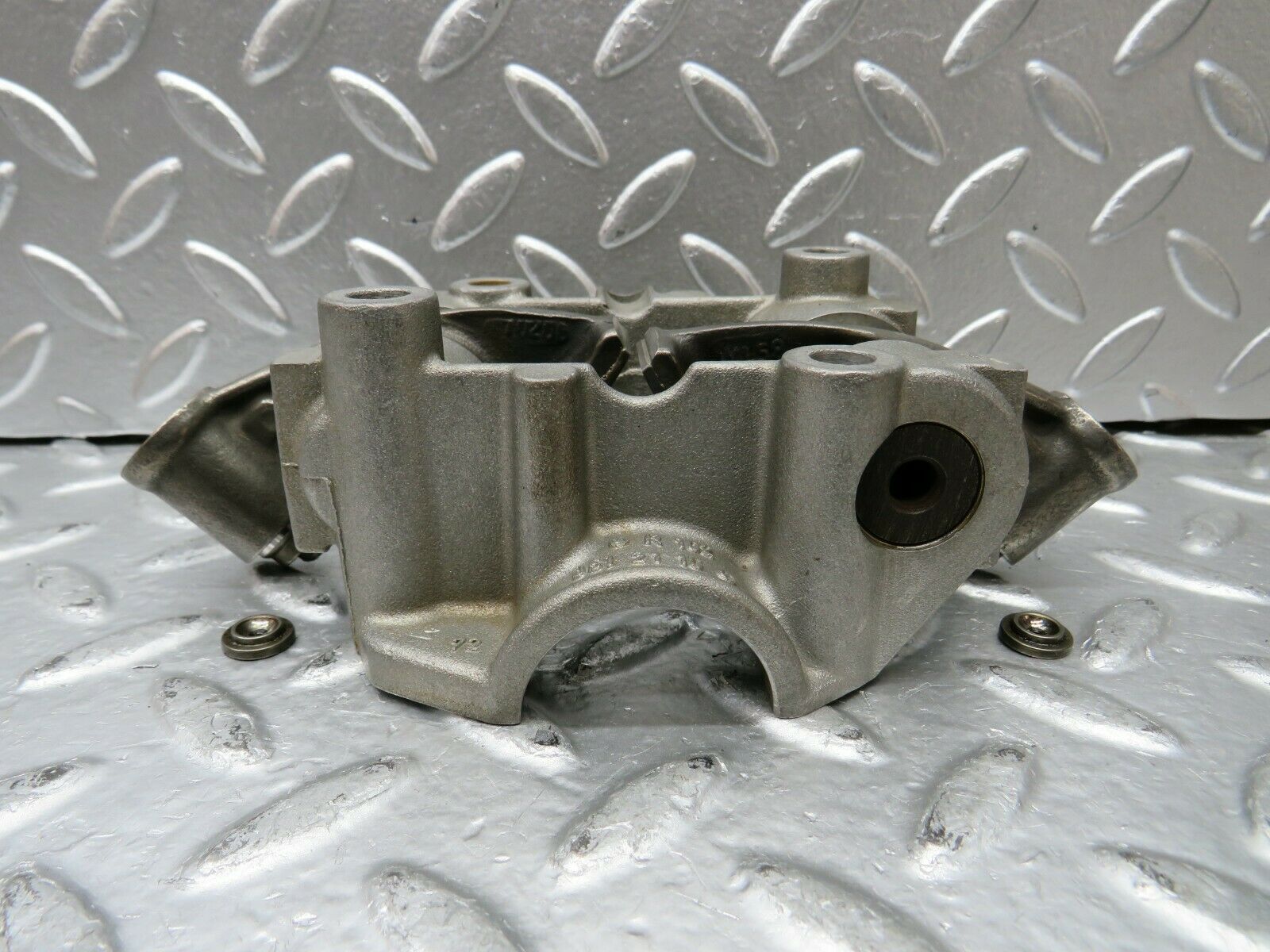 23070 Mercedes-Benz C123 230CE Coupe Rocker Arms Camshaft Bearing Block 1020510110