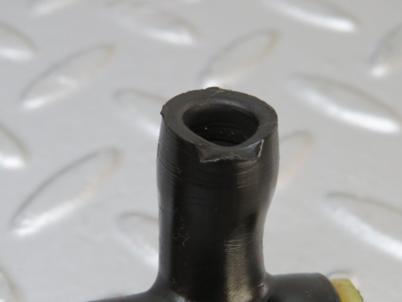 34455 Mercedes-Benz C126 380SEC Coupe Air Intake Breather Hose Pipe 1160940982