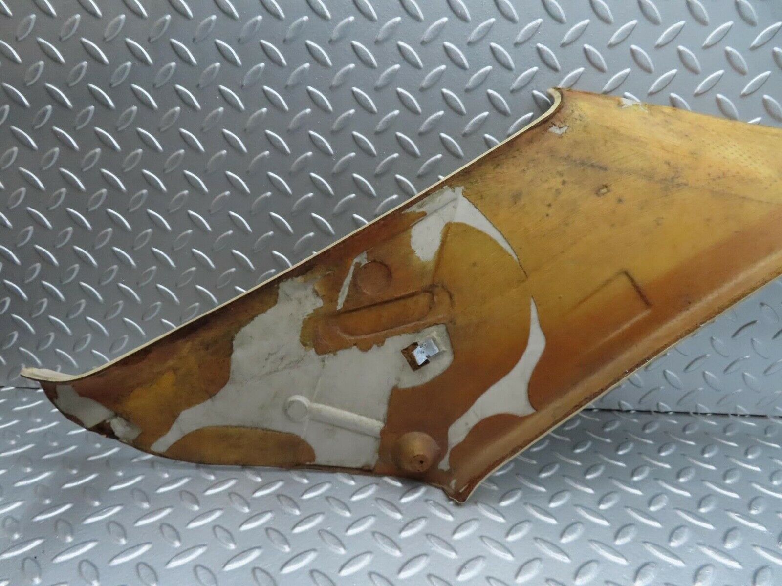 13943 Mercedes-Benz C107 280SLC C Pillar Cover Right Side Cream