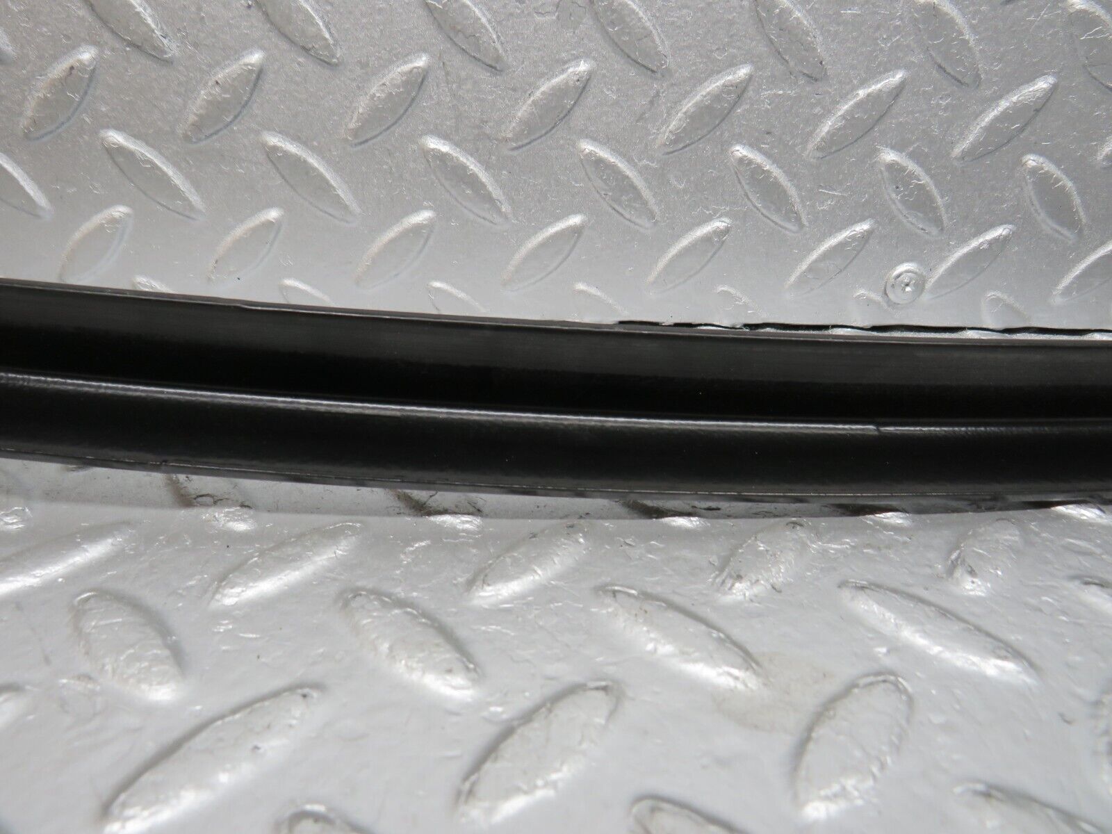 39659 Mercedes-Benz R129 320SL Coupe Right Door Front Window Channel