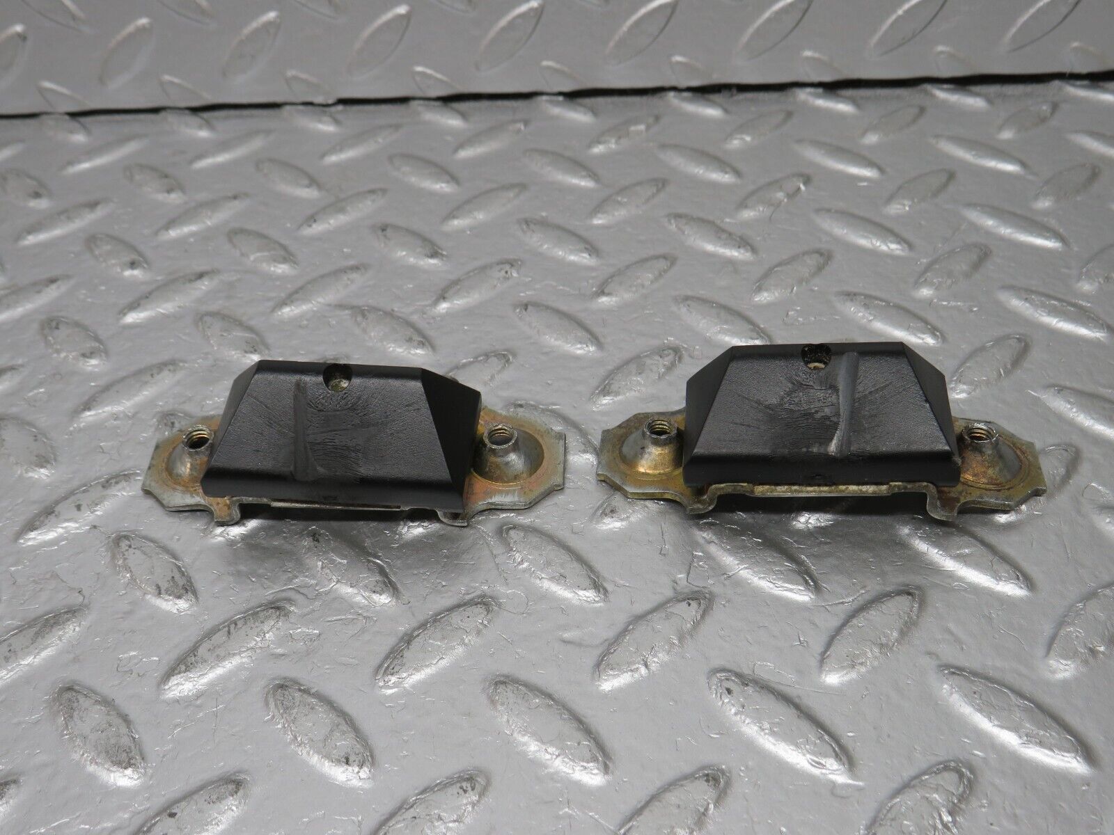 34418 Mercedes-Benz C126 380SEC Coupe Boot Lid Trunk Stop