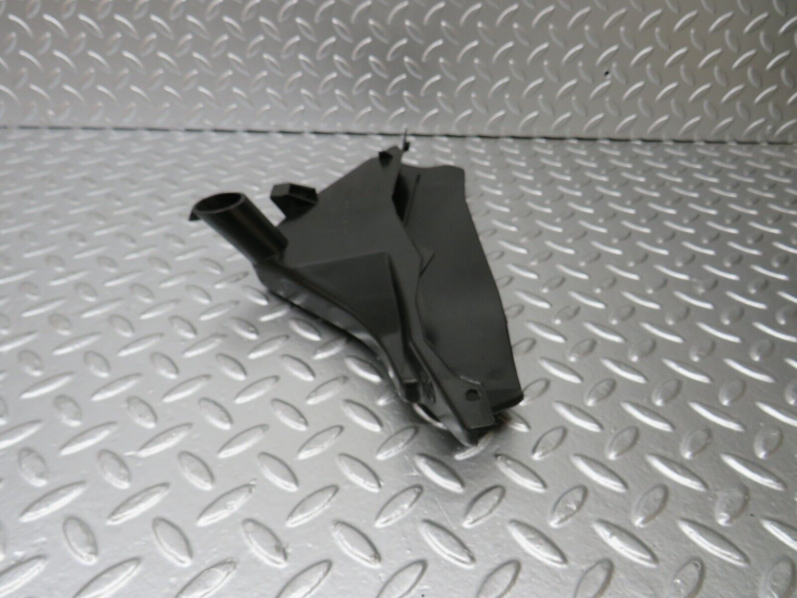 25141 Mercedes-Benz W201 190D Front Right Rain Gutter Drain Channel 2016280273