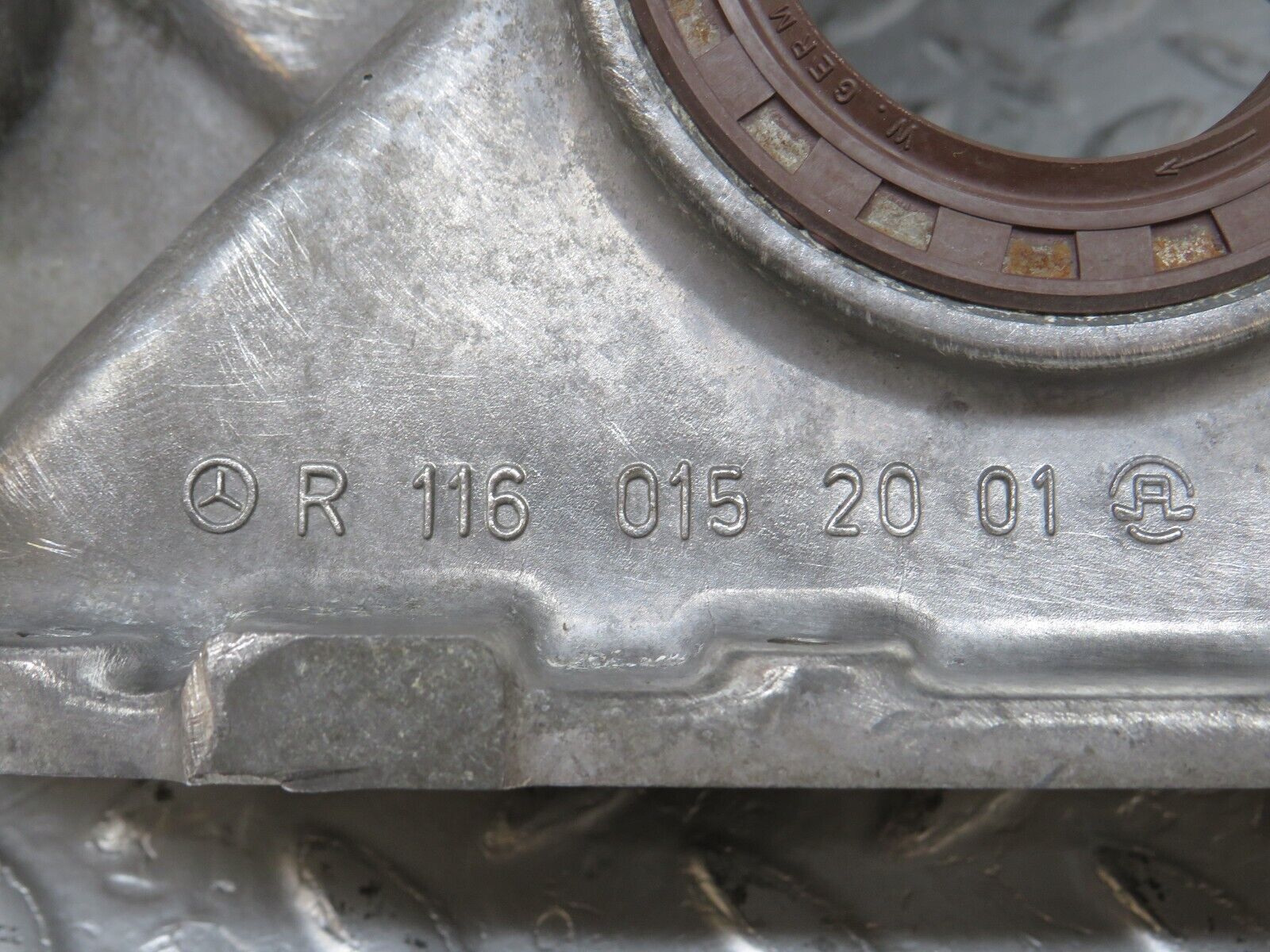 34526 Mercedes-Benz C126 380SEC Coupe Timing Chain Cover 1160152001