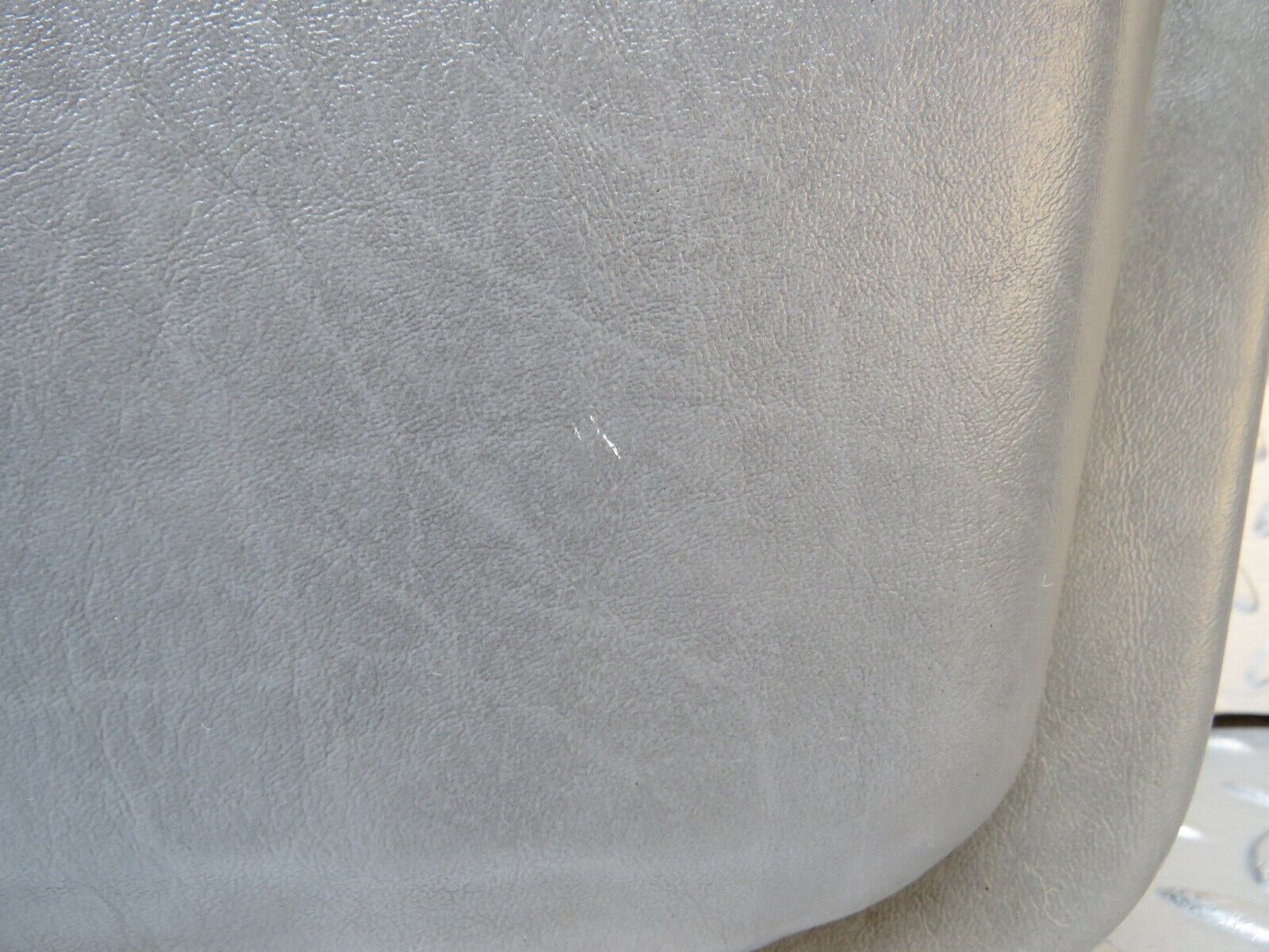 32339 Mercedes-Benz S124 300TE Wagon Front Right Door Card Grey