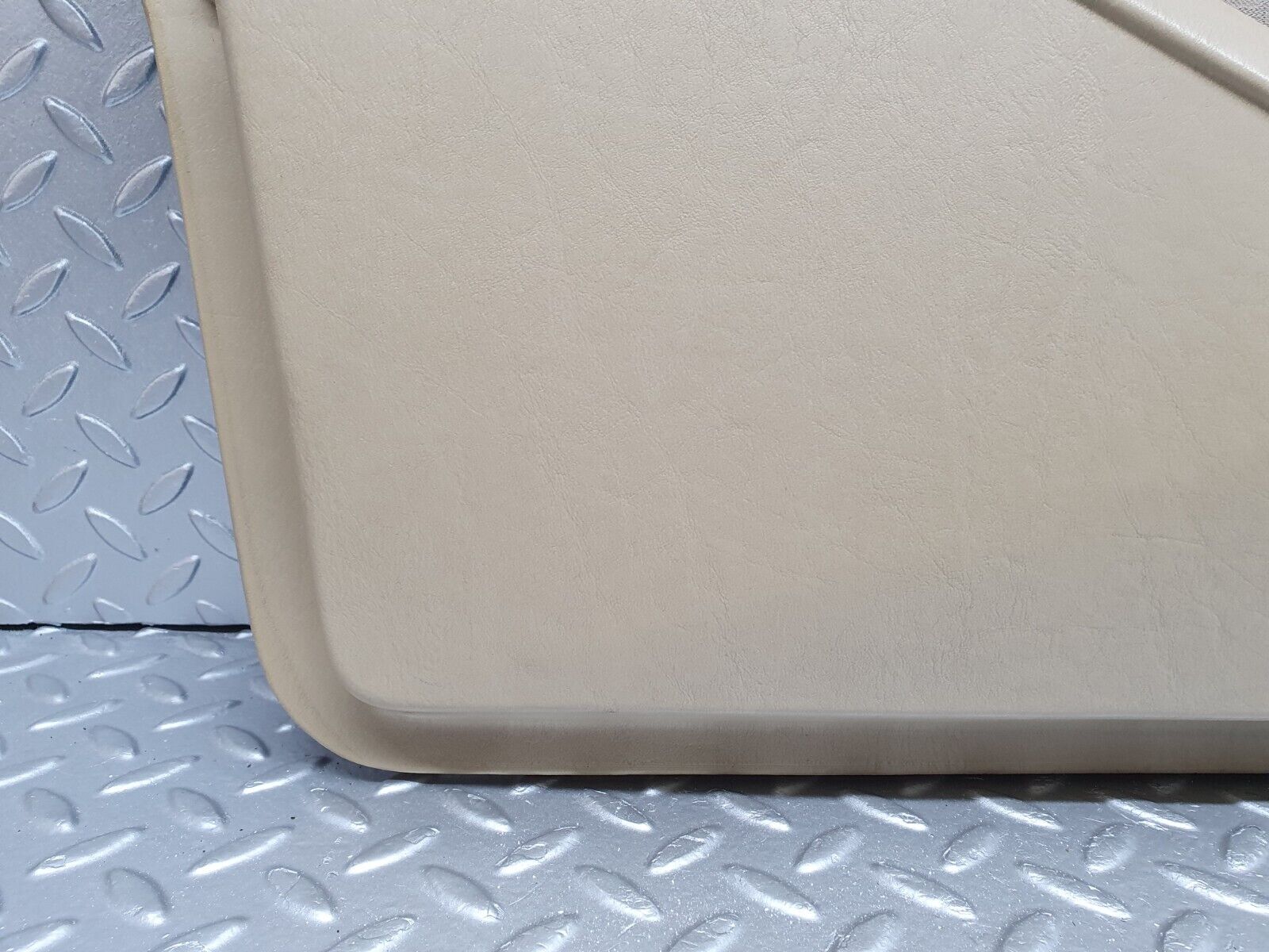 41121 Mercedes-Benz W126 300SE Front Left Door Card Beige 1267270170