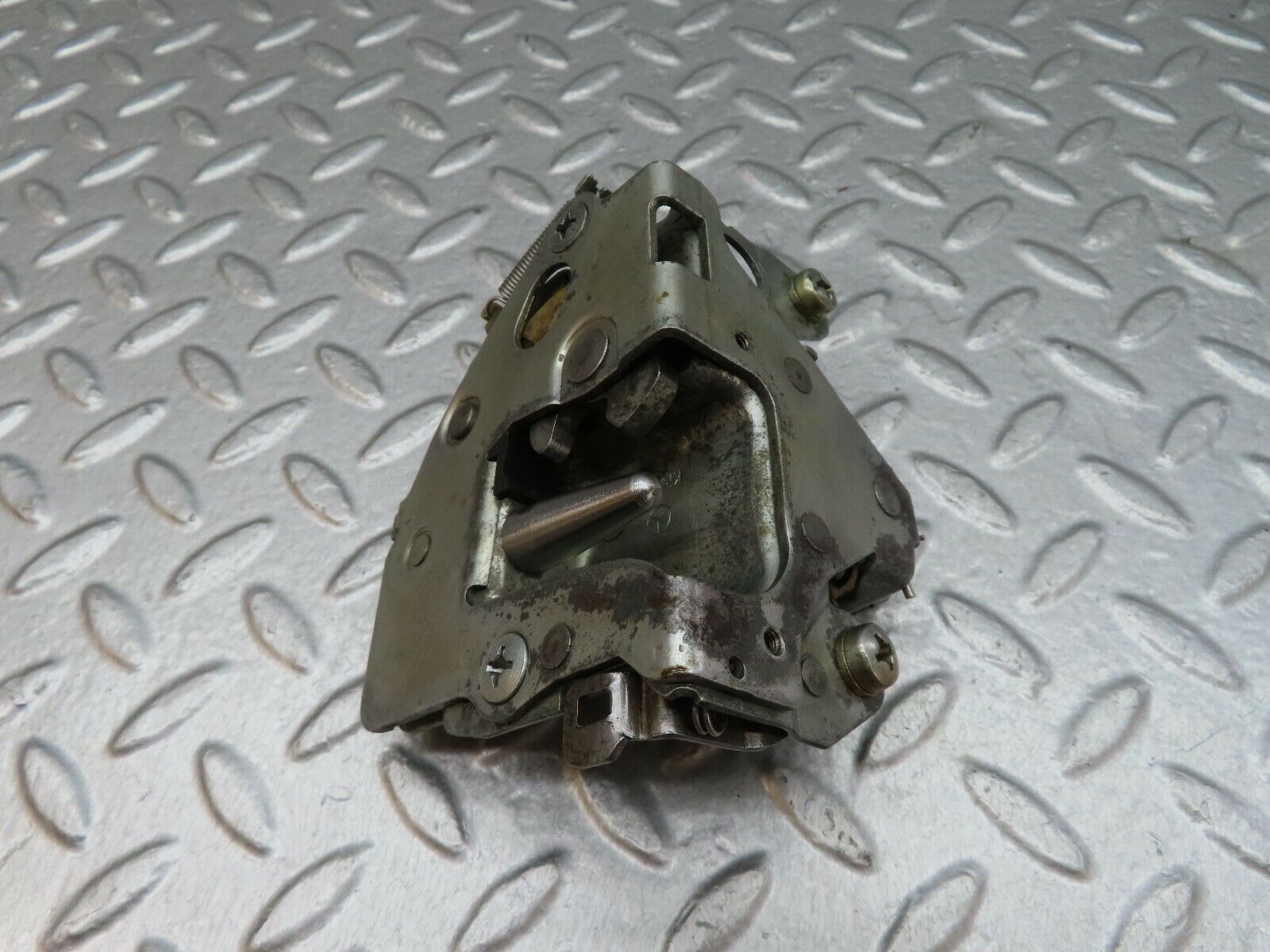 18040 Mercedes-Benz W123 200 Rear Right Door Lock Mechanism