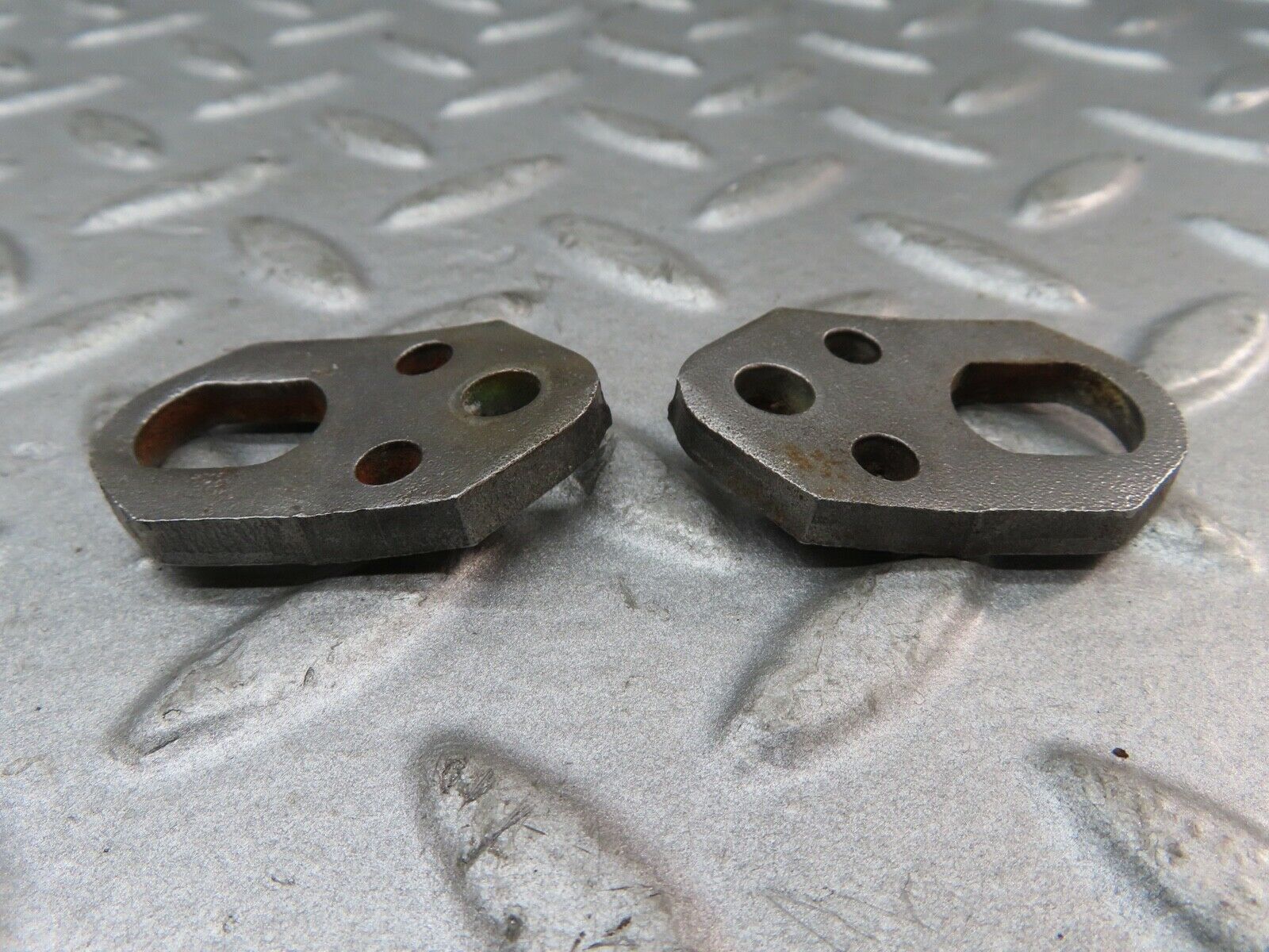 17733 Mercedes-Benz W116 450SEL Fuel Injector Bracket