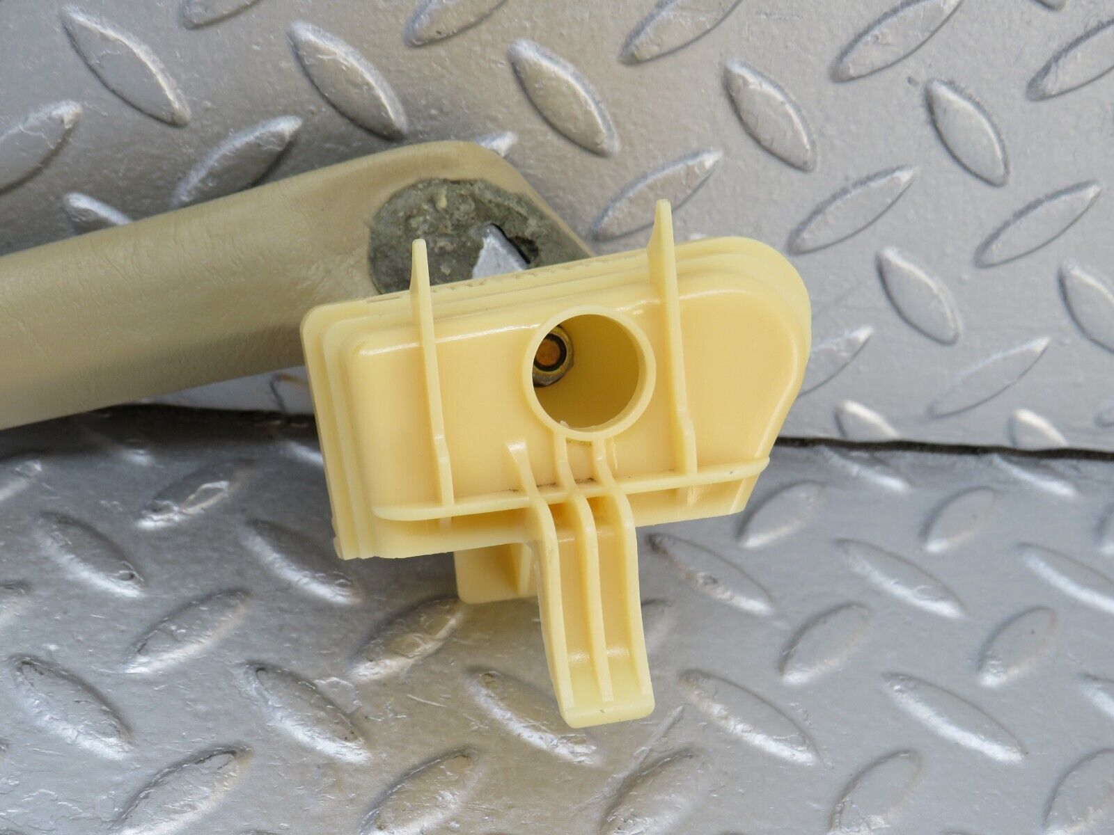 36723 Mercedes-Benz W201 190E 2.0L Interior Door Handle Beige Right 2018100451 2017200228