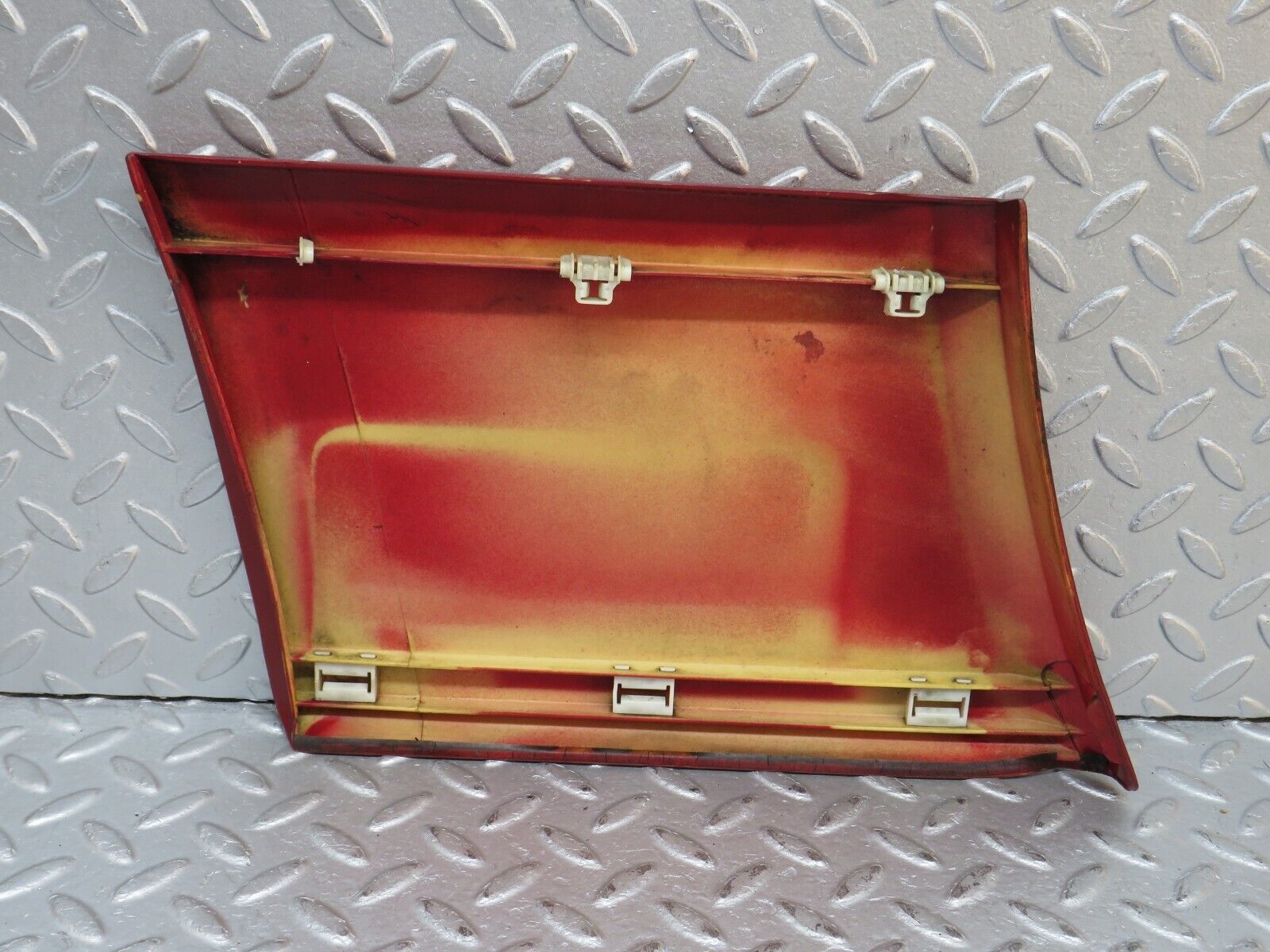 38692 Mercedes-Benz W201 190E 2.6L Front Right Fender Wing Moulding Trim 2016905440