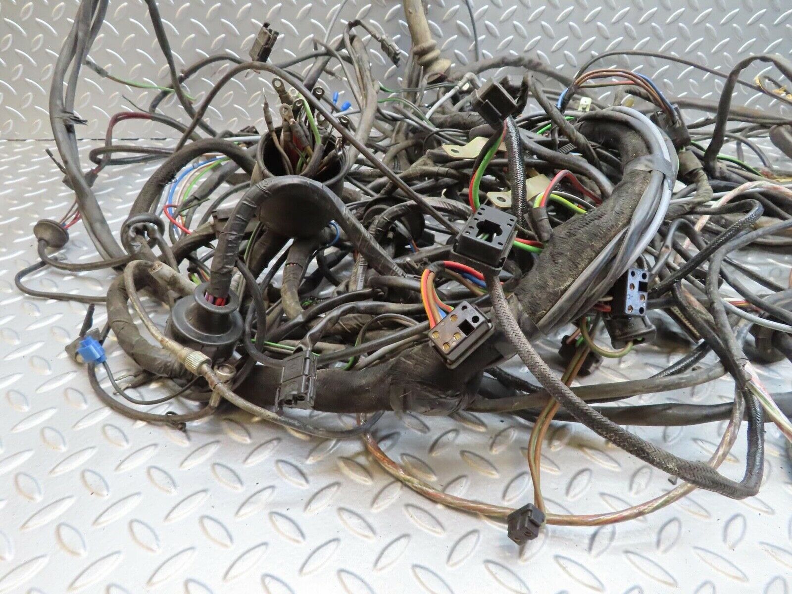 14182 Mercedes-Benz C107 280 SLC Engine Chassis Body Wire Wiring Harness