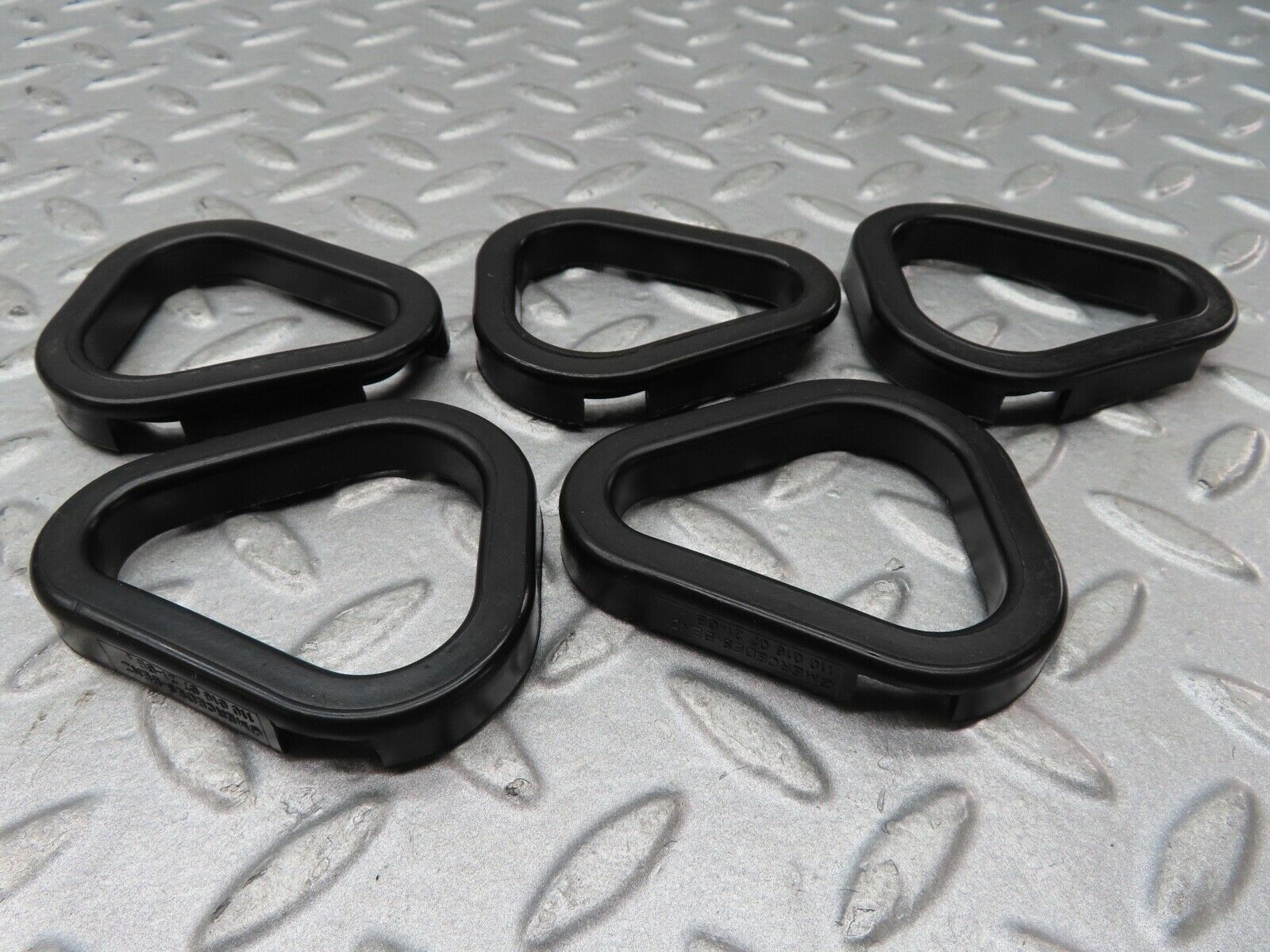 16952 Mercedes-Benz C123 280CE Coupe Valve Cover Gasket Set 1100160721