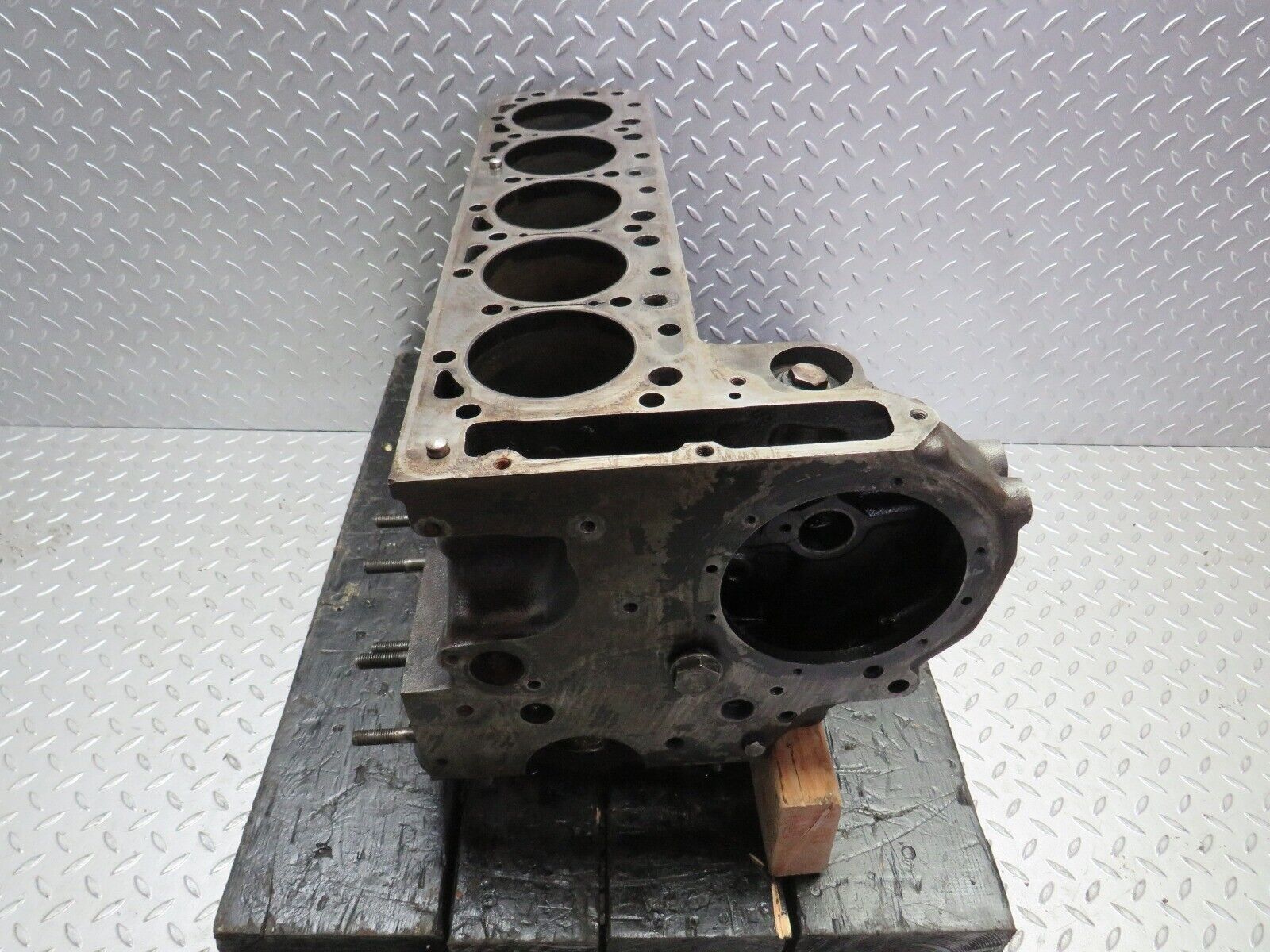 32941 Mercedes-Benz W123 300D Engine Block 617.912 6170110901