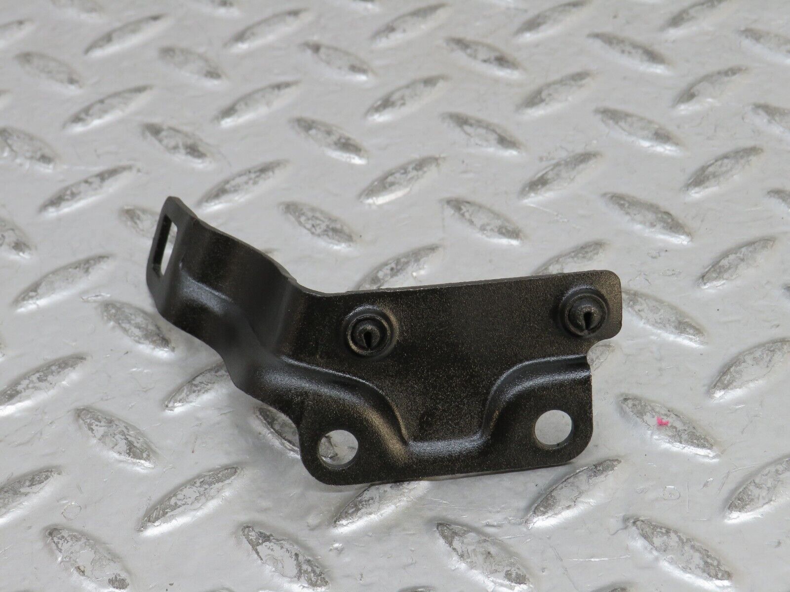 28129 Mercedes-Benz W123 280E Ignition Coil Cable Wire Bracket