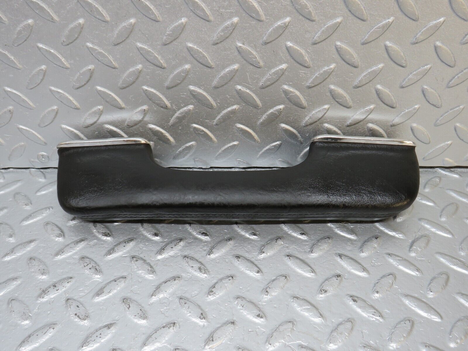 40553 Mercedes-Benz W123 300D Front Right Interior Door Handle Black 1239702001