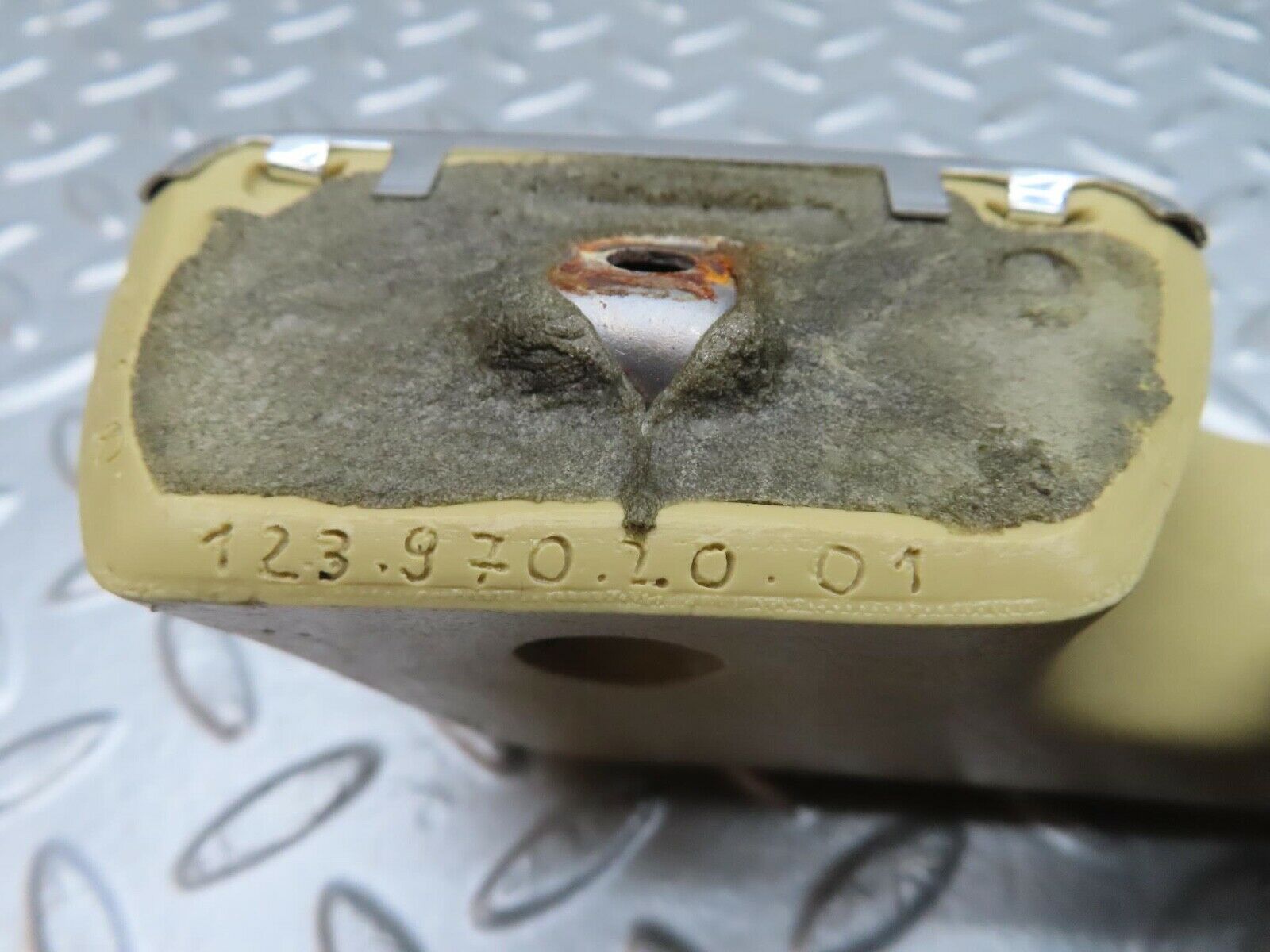 15301 Mercedes-Benz W123 230E Interior Door Handle Right 1239702001