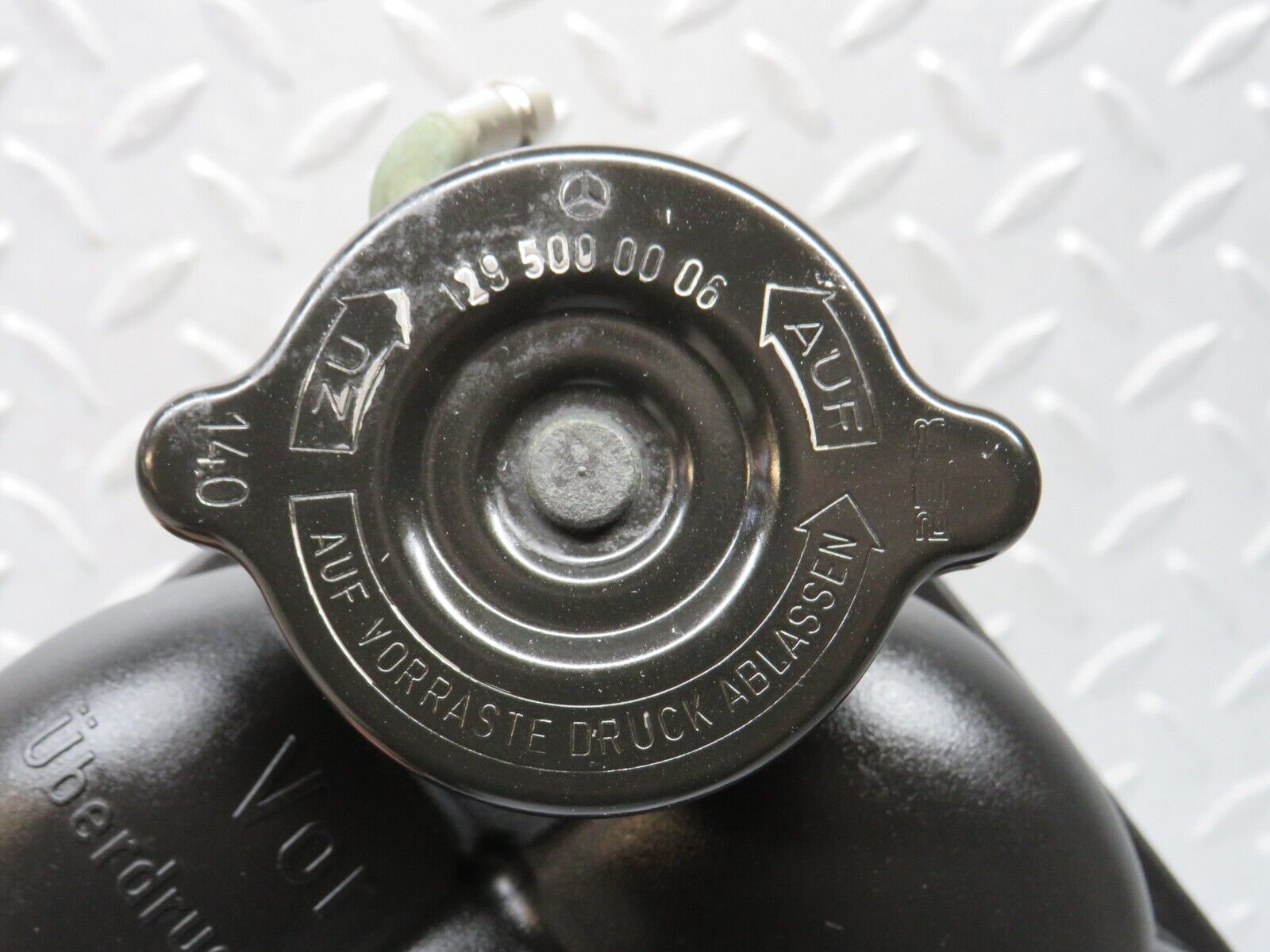 38240 Mercedes-Benz R129 280SL Coupe Coolant Reservoir Tank 1295000549 1295000006