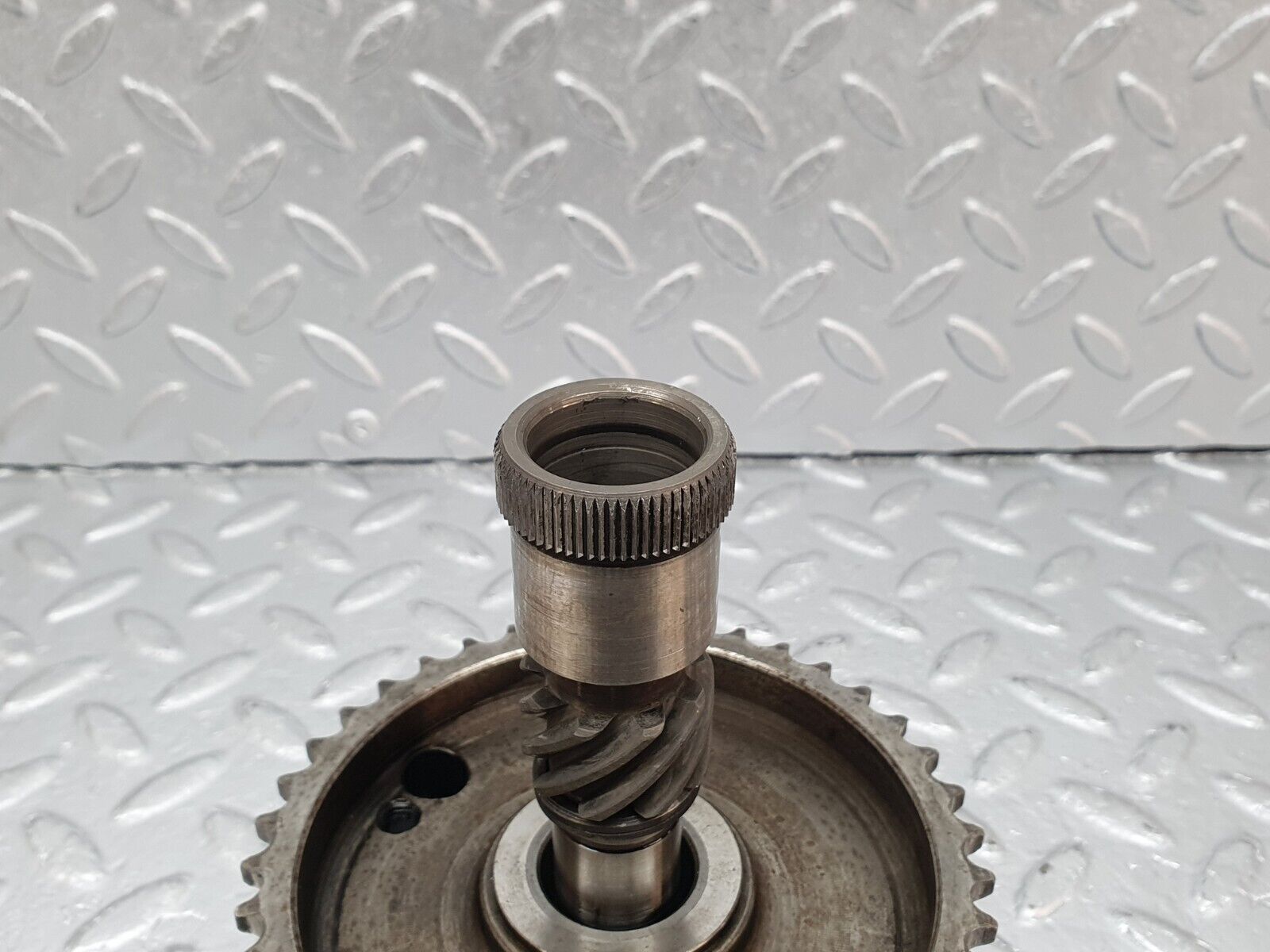 40871 Mercedes-Benz W123 240D Intermediate Timing Gear Shaft