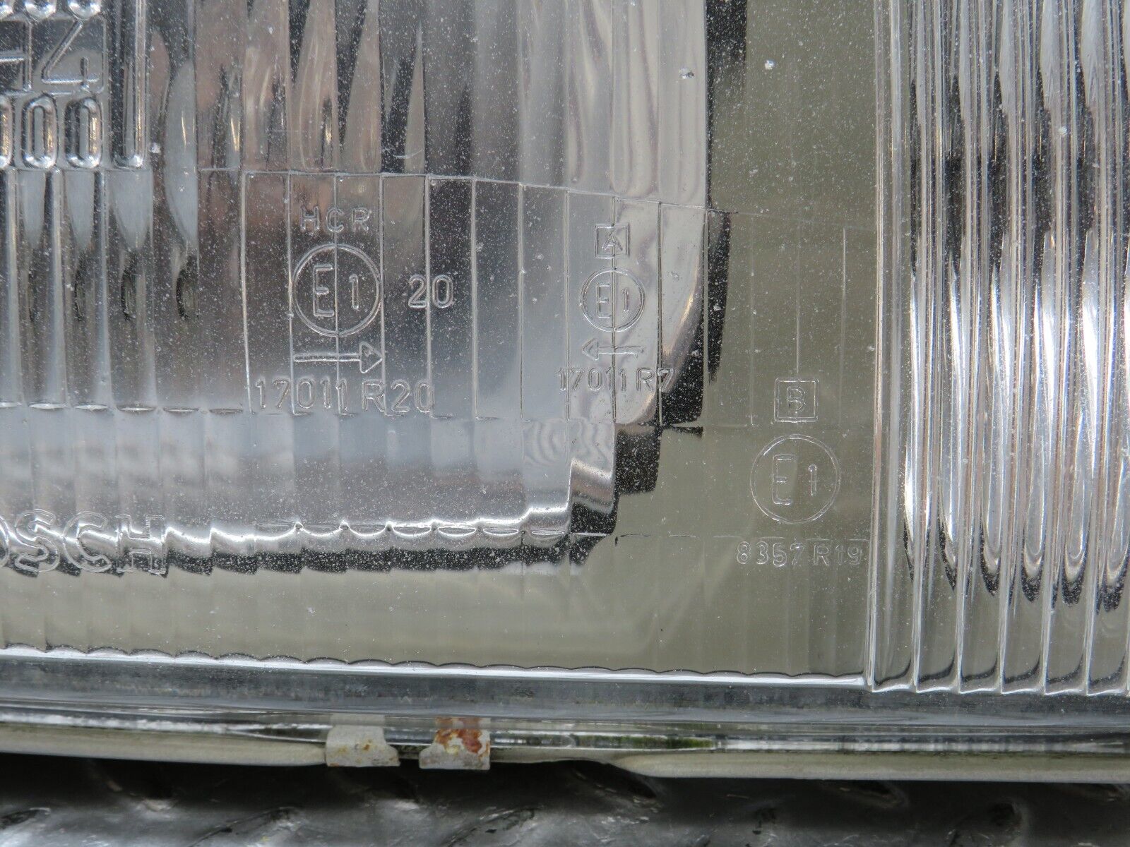 36377 Mercedes-Benz W126 420SE Headlight Bosch Right 1305235092 1305620454