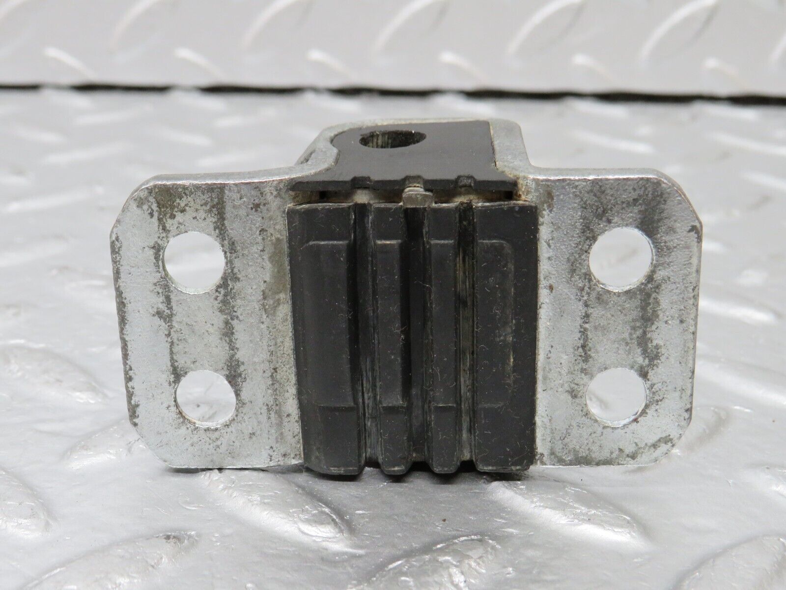 34425 Mercedes-Benz C126 380SEC Coupe Door Lock Latch Left Side