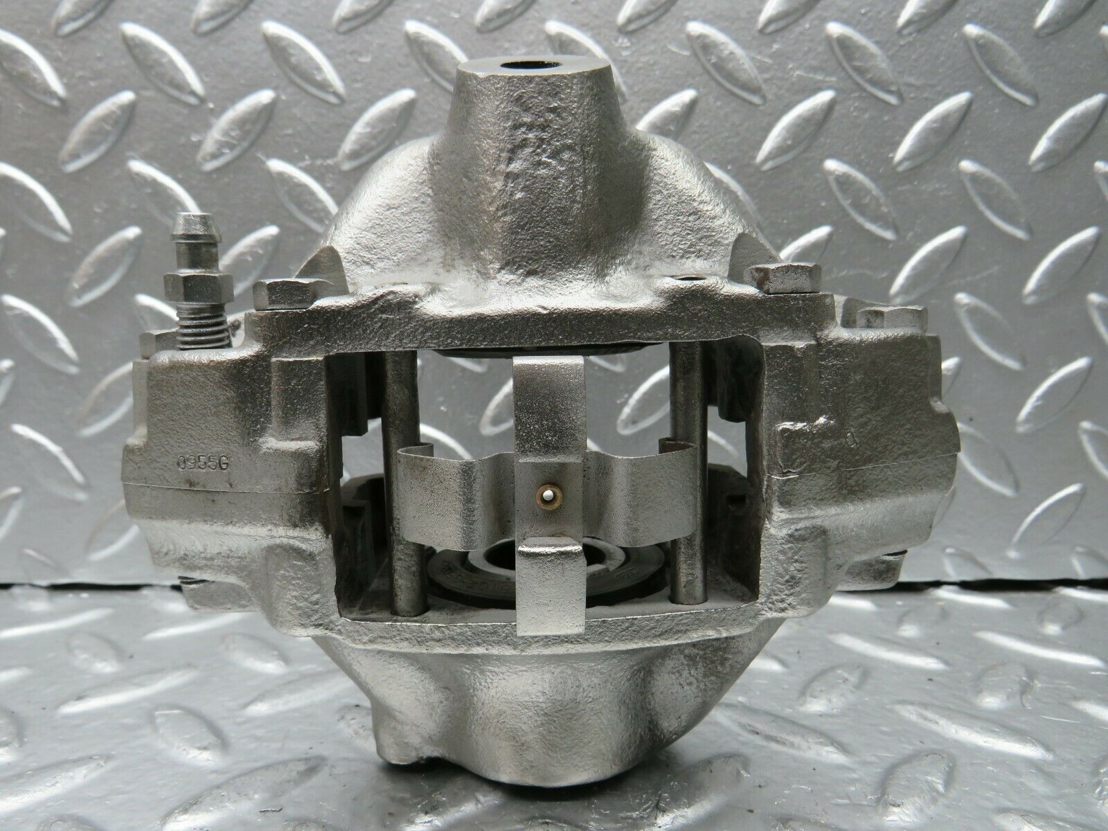 22413 Mercedes-Benz C124 E220 Coupe Rear Left Brake Caliper Lucas 34