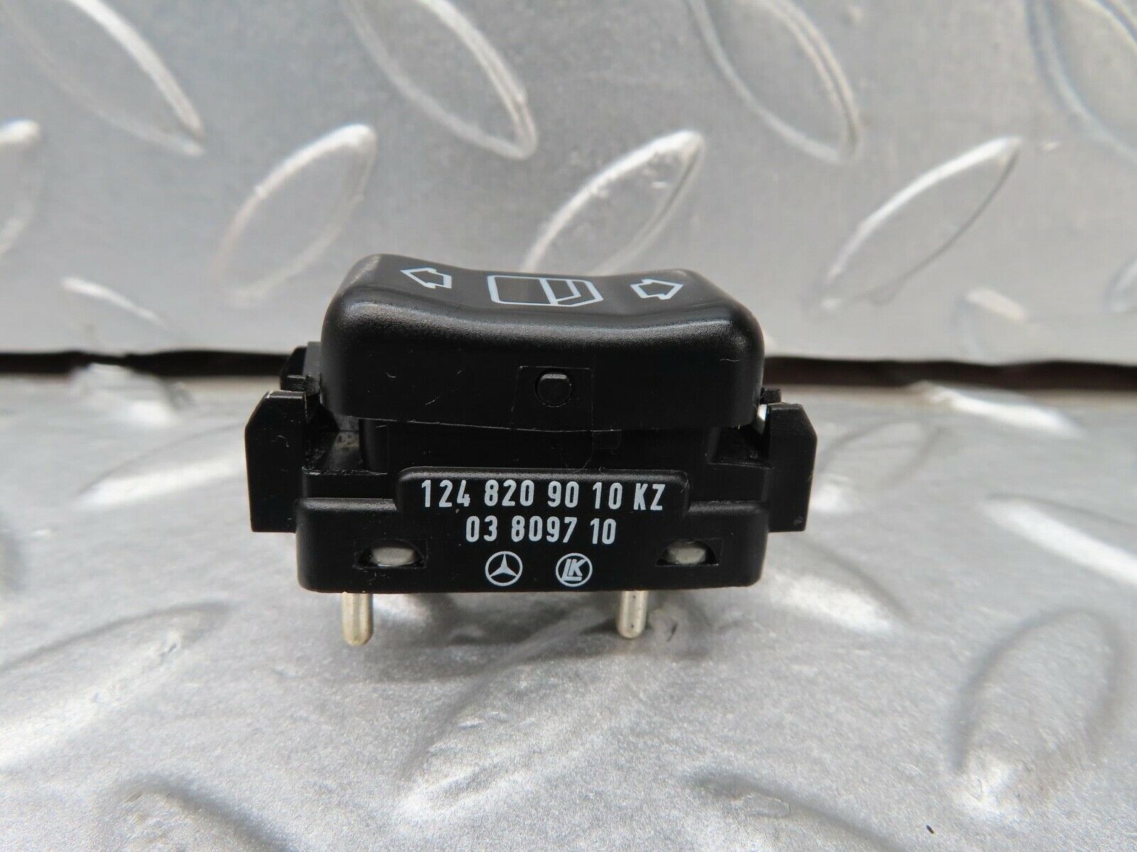 16386 Mercedes-Benz W124 260E Front Right Electric Window Switch 1248209010