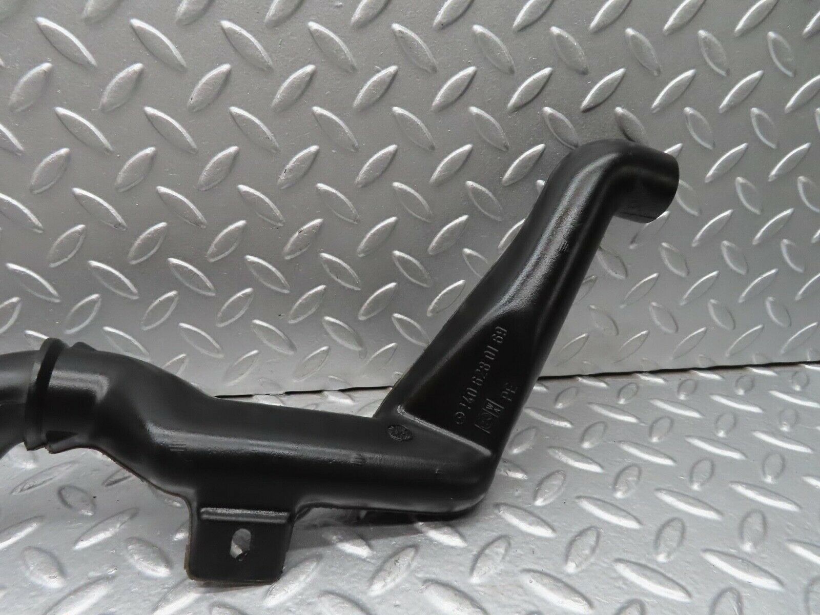 14906 Mercedes-Benz W140 S320 Engine Bay Water Drain Left Side 1406280178