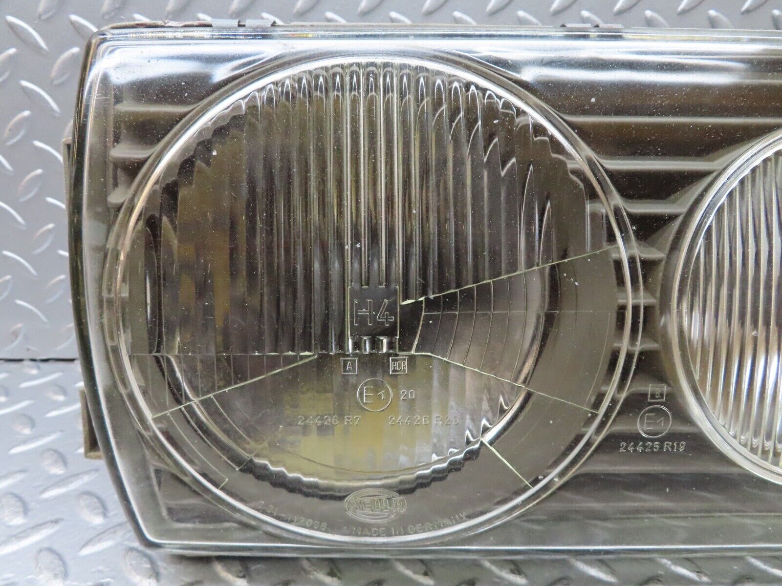19097 Mercedes-Benz W123 300D Headlight Right Side Hella LHD