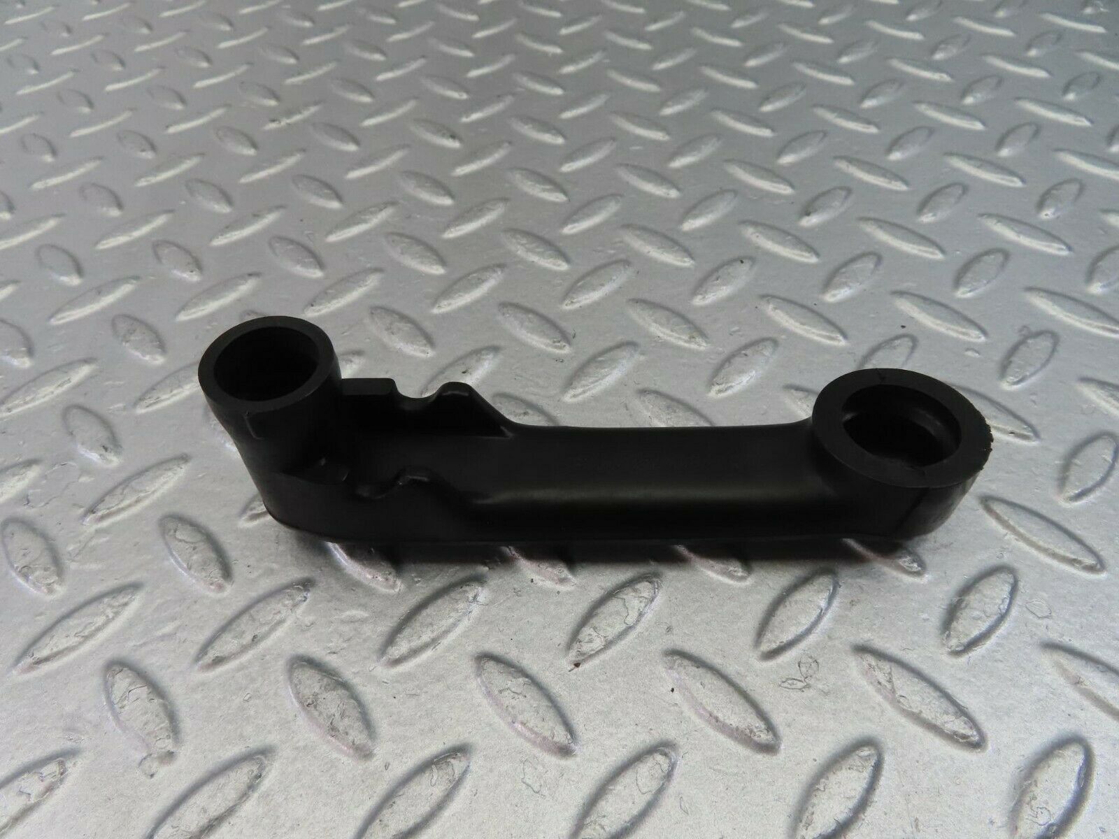 9942 Mercedes-Benz C123 230CE Coupe Crankcase Breather Pipe 1020942682